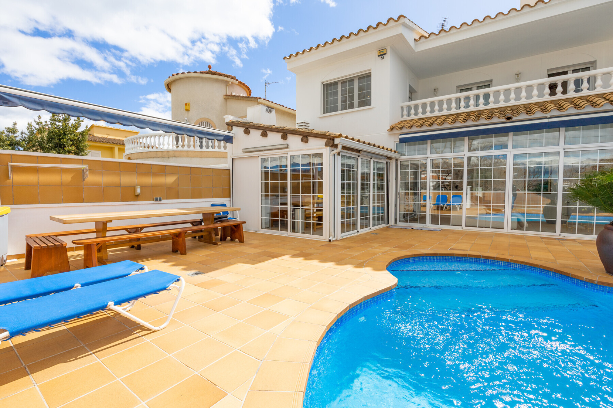  Modern Villa in Empuriabrava with a Garden and Private Pool - 物件實景