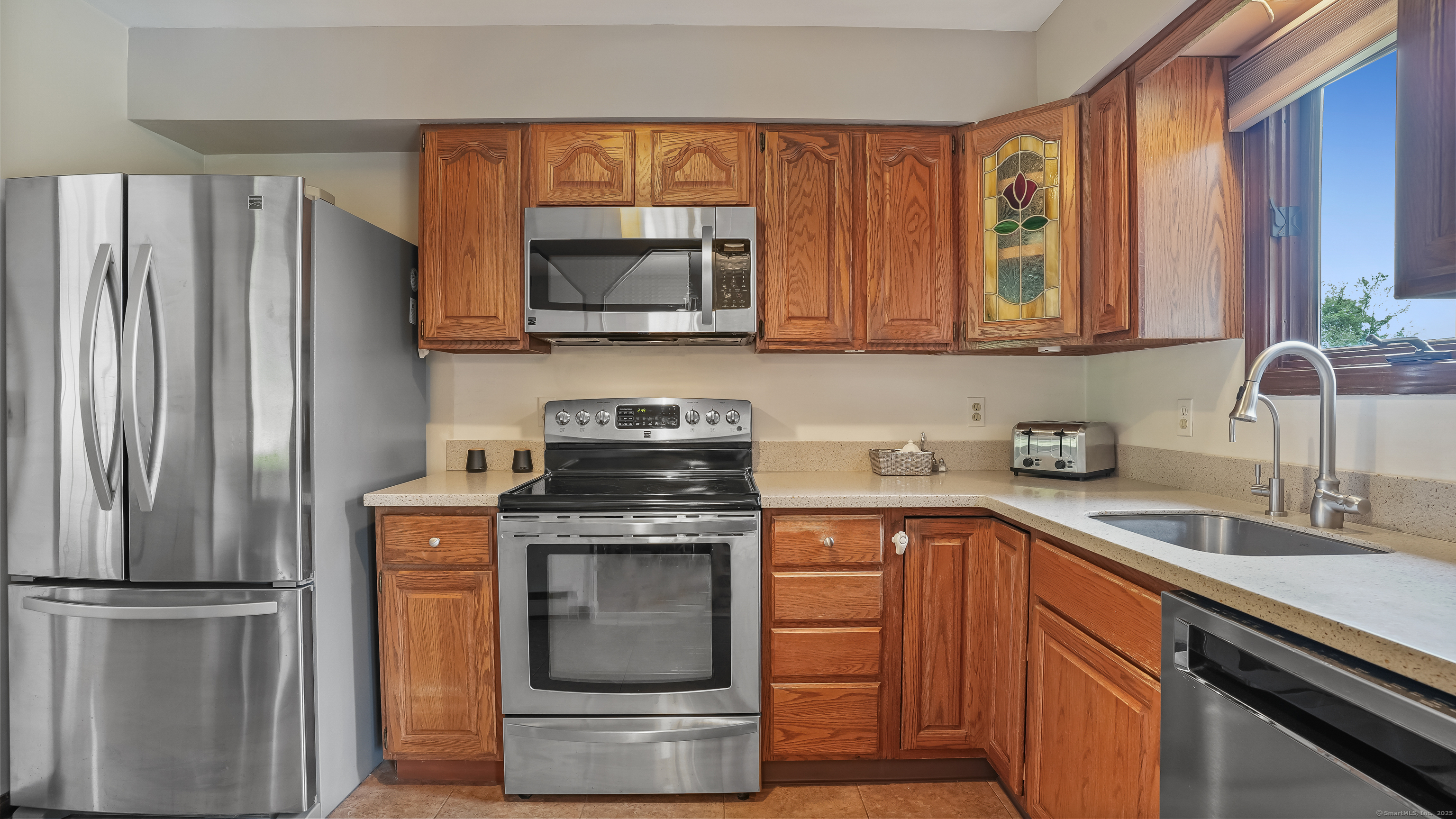 New Milford, Connecticut, 06776, United States, 3 Bedrooms Bedrooms, ,3 BathroomsBathrooms,Residential,For Sale,1924993