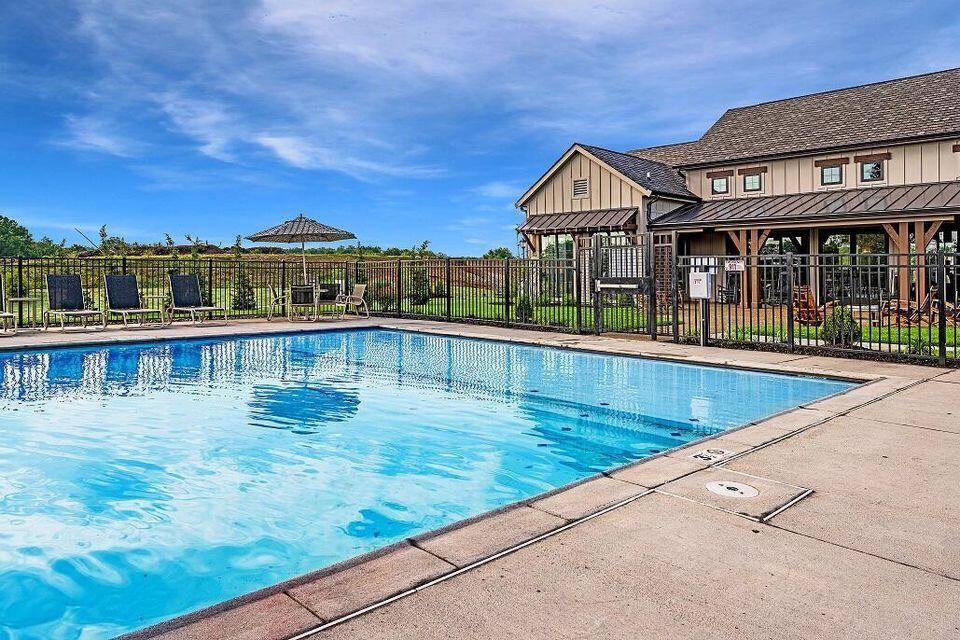 Covington, Kentucky, 41017, United States, 3 Bedrooms Bedrooms, ,3 BathroomsBathrooms,Residential,For Sale,2002248