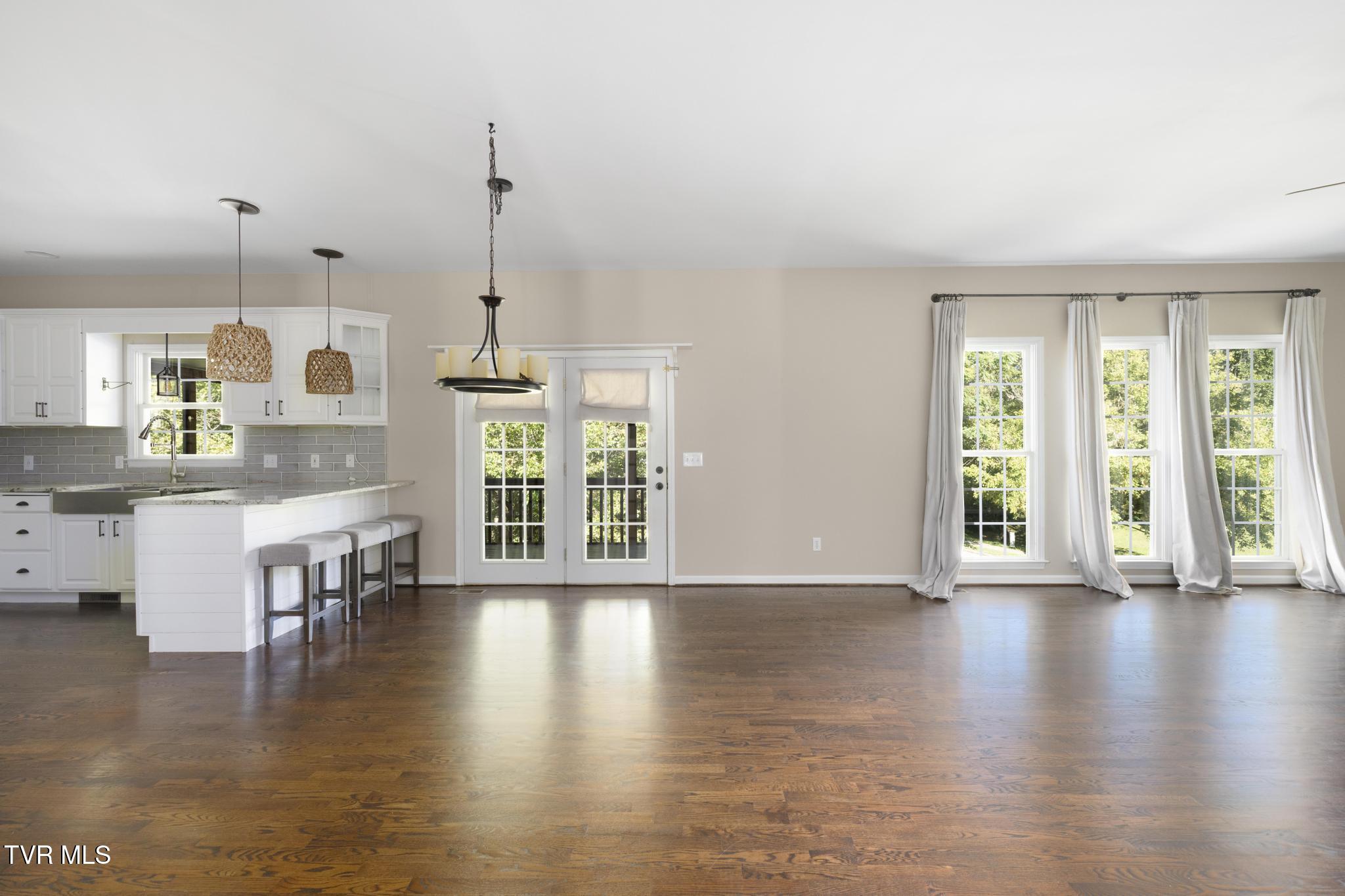 Gray, Tennessee, 37615, United States, 5 Bedrooms Bedrooms, ,4 BathroomsBathrooms,Residential,For Sale,1978234