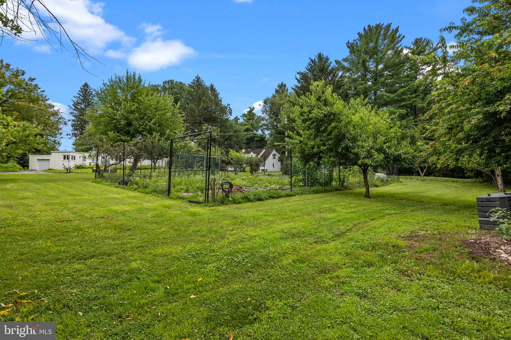Lansdowne, Pennsylvania, 19050, United States, 5 Bedrooms Bedrooms, ,3 BathroomsBathrooms,Residential,For Sale,1926052