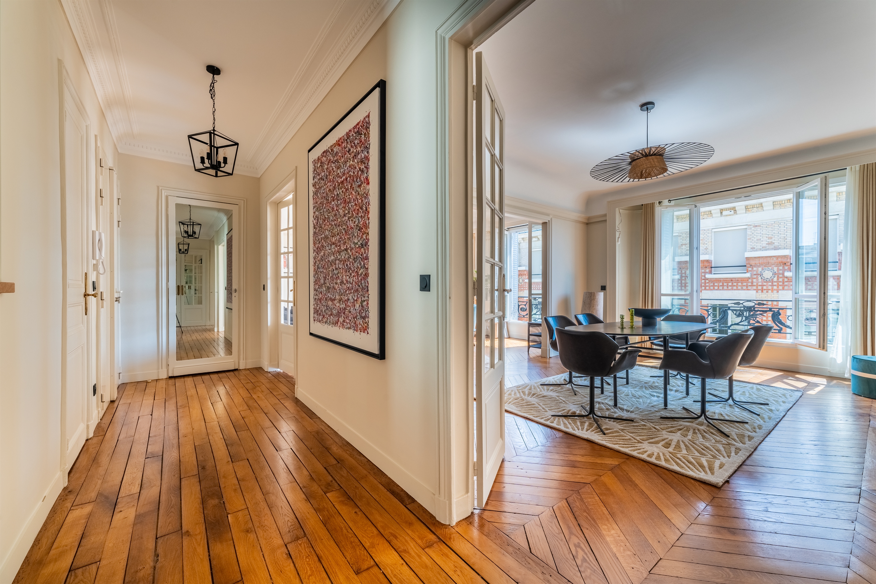  148 sq.m. renovated family flat - Paris 3rd - Square du Temple - 物件實景