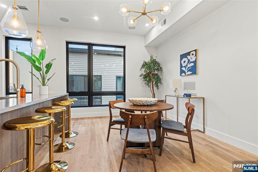 Jersey City, New Jersey, 07307, United States, 3 Bedrooms Bedrooms, ,3 BathroomsBathrooms,Residential,For Sale,2002133