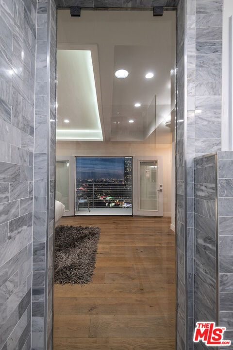 Los Angeles, California, 90068, United States, 6 Bedrooms Bedrooms, ,7 BathroomsBathrooms,Residential,For Sale,1840011