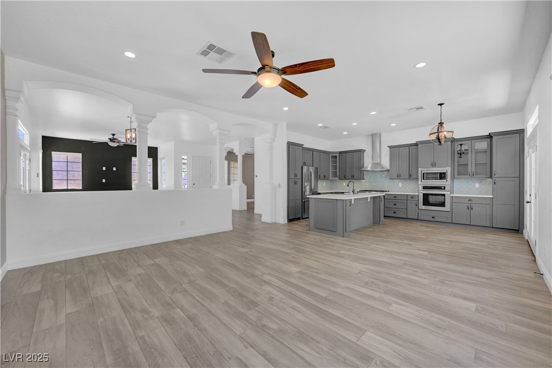 Henderson, Nevada, 89052, United States, 5 Bedrooms Bedrooms, ,2 BathroomsBathrooms,Residential,For Sale,1897207