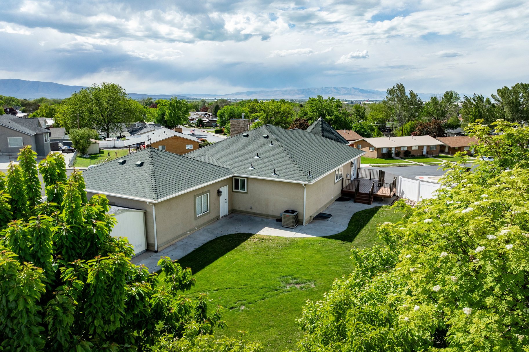  Spacious Home with Fantastic Views of the Valley - 物件實景