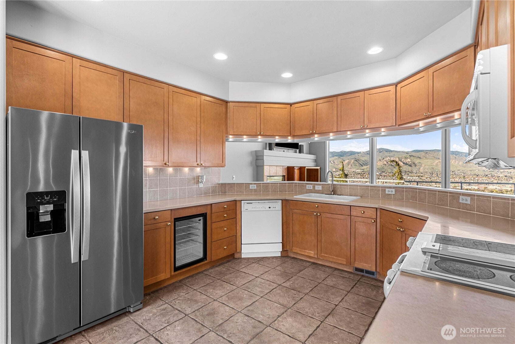 East Wenatchee, Washington, 98802, United States, 4 Bedrooms Bedrooms, ,3 BathroomsBathrooms,Residential,For Sale,1818465