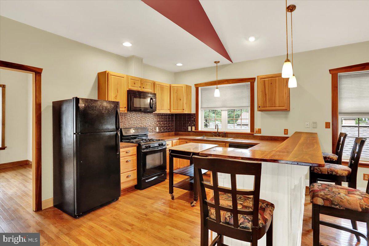 Manheim, Pennsylvania, 17545, United States, 6 Bedrooms Bedrooms, ,8 BathroomsBathrooms,Residential,For Sale,1896454