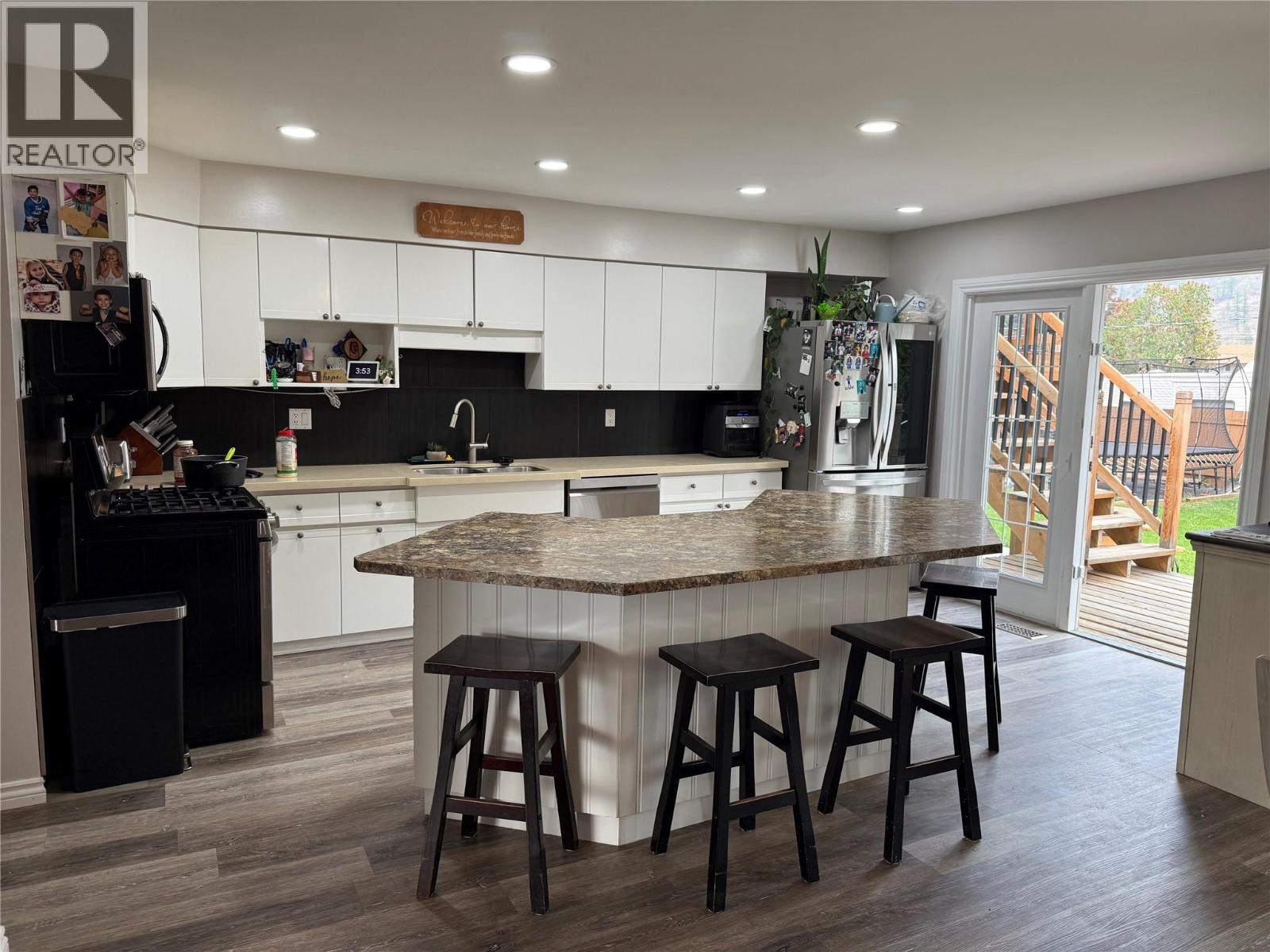 KAMLOOPS, British Columbia, V2H 1N1, CA, 4 Bedrooms Bedrooms, ,4 BathroomsBathrooms,Residential,For Sale,1947764