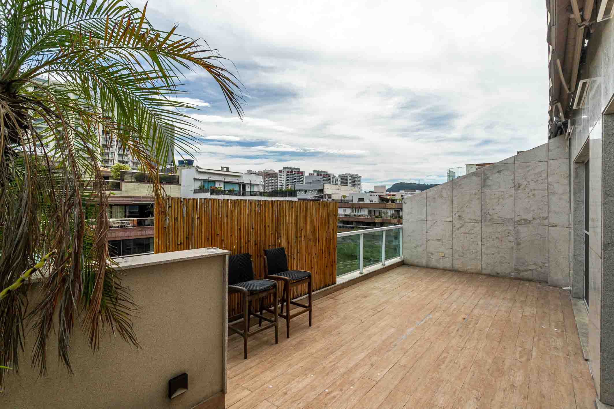  Renovated penthouse with four bedrooms near the beach - 物件實景