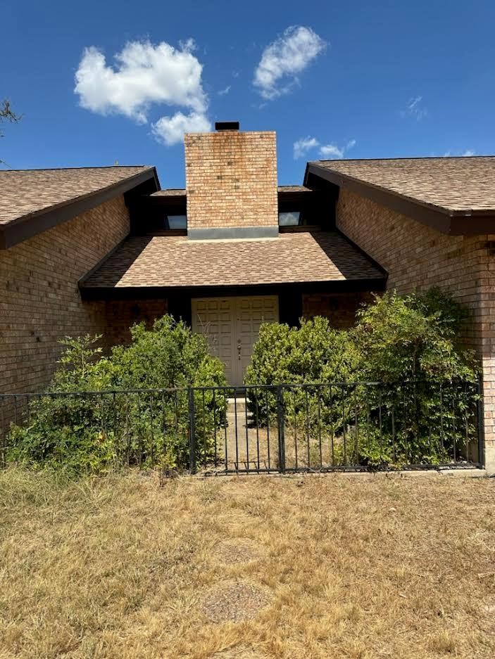 Fredericksburg, Texas, 78624, United States, 4 Bedrooms Bedrooms, ,2 BathroomsBathrooms,Residential,For Sale,1869551