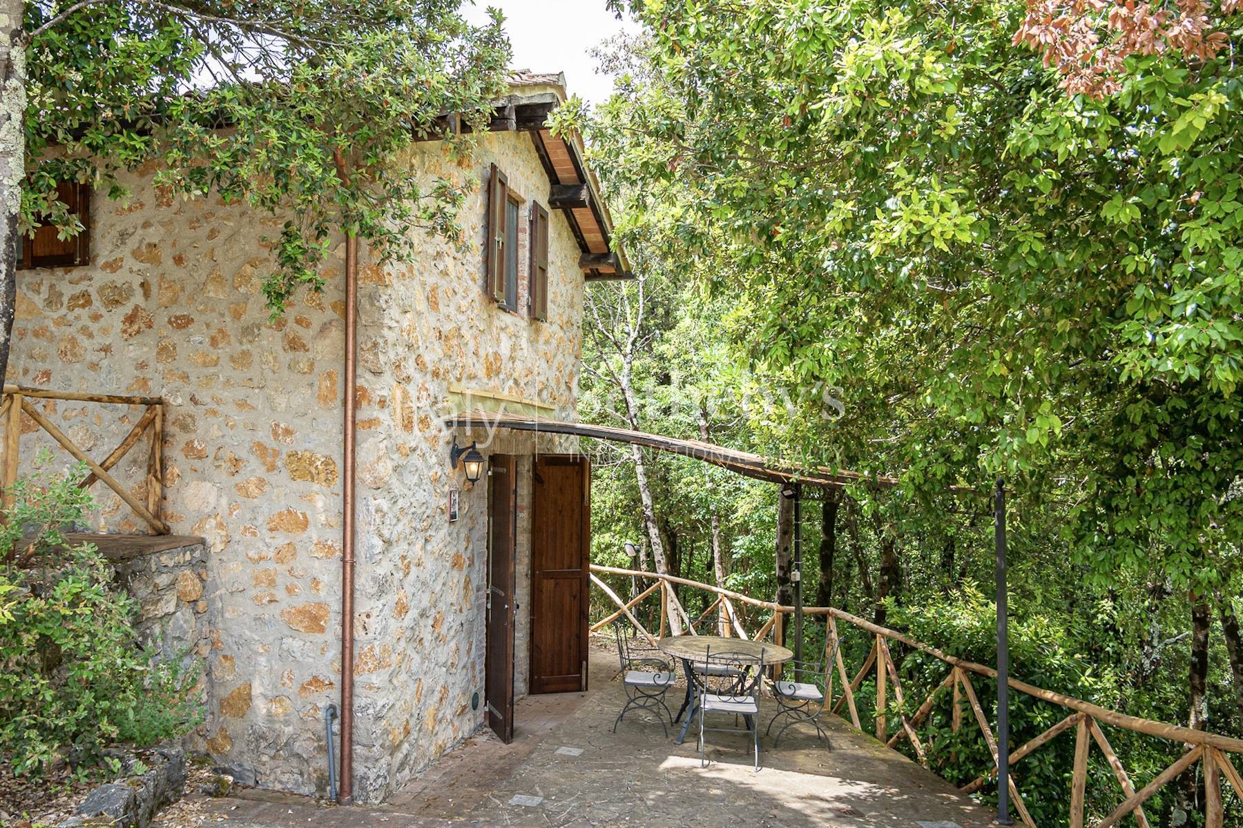  Stunning estate on top of a gentle hill - 物件實景