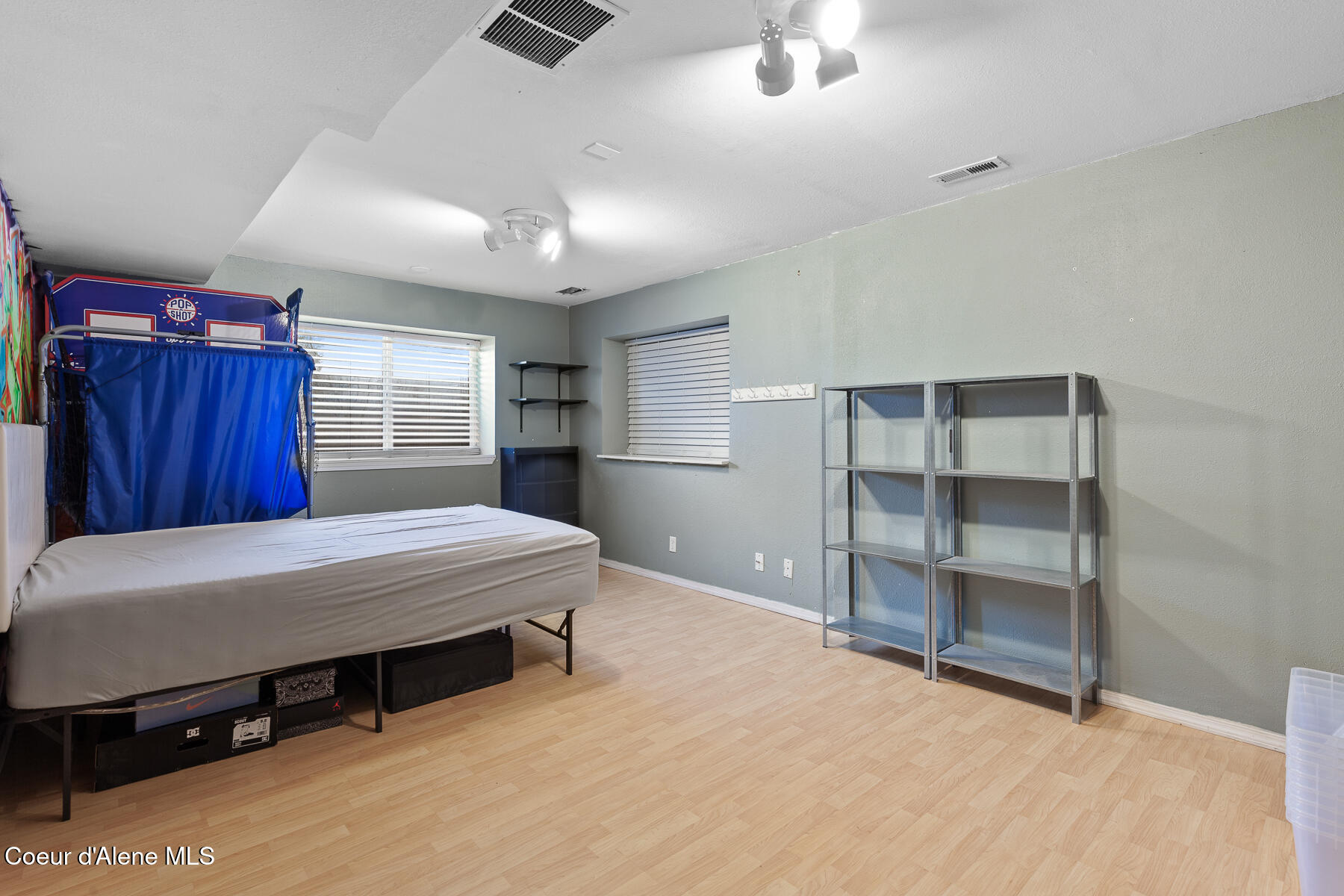 Coeur d'Alene, Idaho, 83815, United States, 5 Bedrooms Bedrooms, ,3 BathroomsBathrooms,Residential,For Sale,1937739