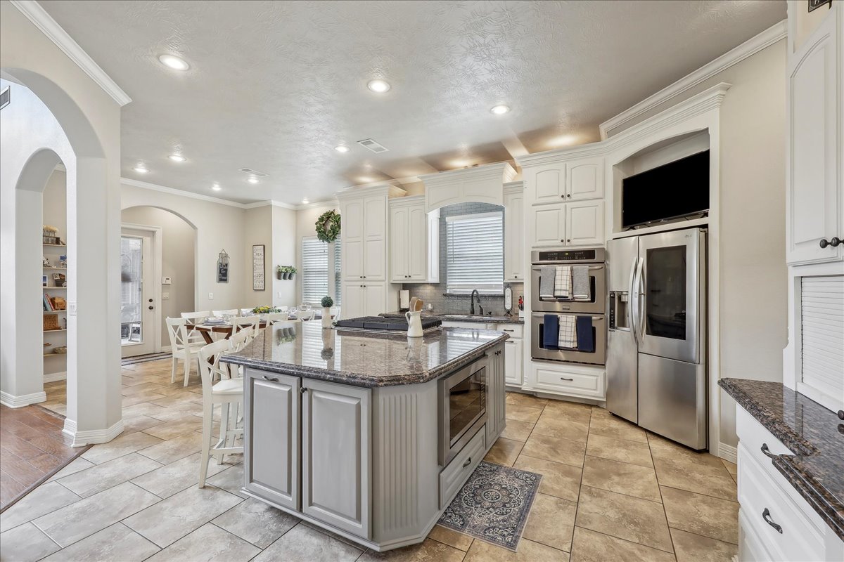 Lumberton, Texas, 77657, United States, 5 Bedrooms Bedrooms, ,4 BathroomsBathrooms,Residential,For Sale,1941970