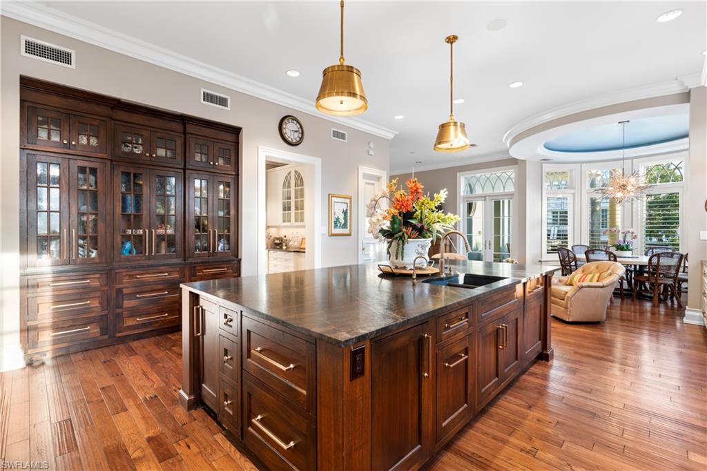 40 5th Ave S, Naples, Florida, 34102, United States, 5 Bedrooms Bedrooms, ,7 BathroomsBathrooms,Residential,For Sale,40 5th Ave S,1482244