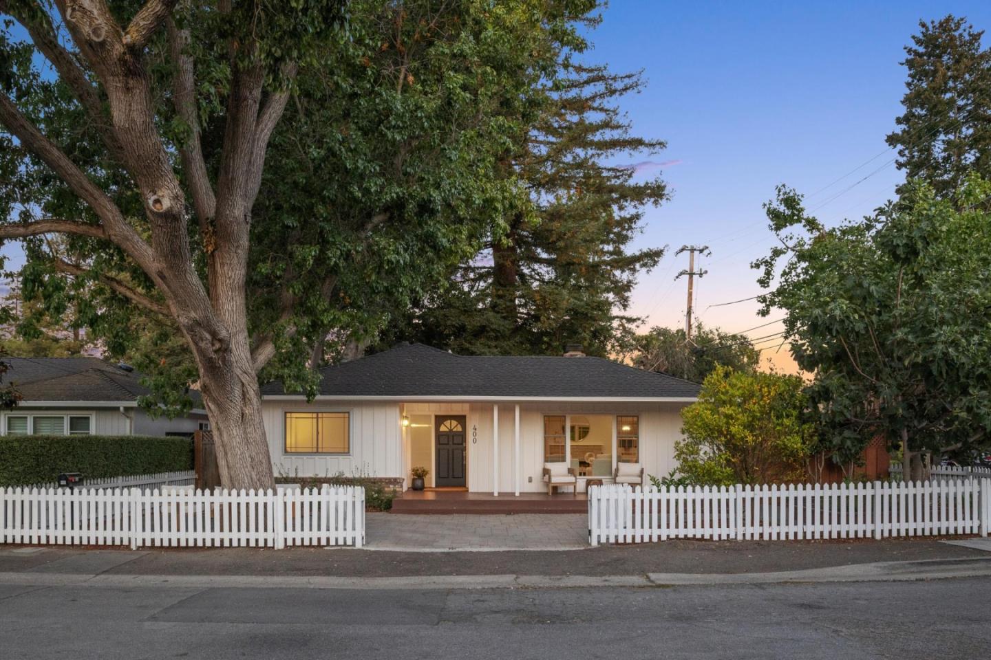 Menlo Park, California, 94025, United States, 3 Bedrooms Bedrooms, ,3 BathroomsBathrooms,Residential,For Sale,1941637