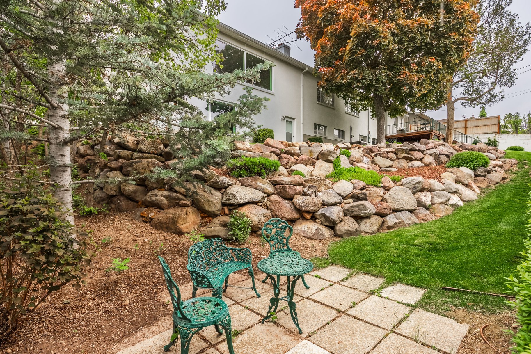  Elegant Contemporary Rambler in Sought After Neighborhood - 物件實景