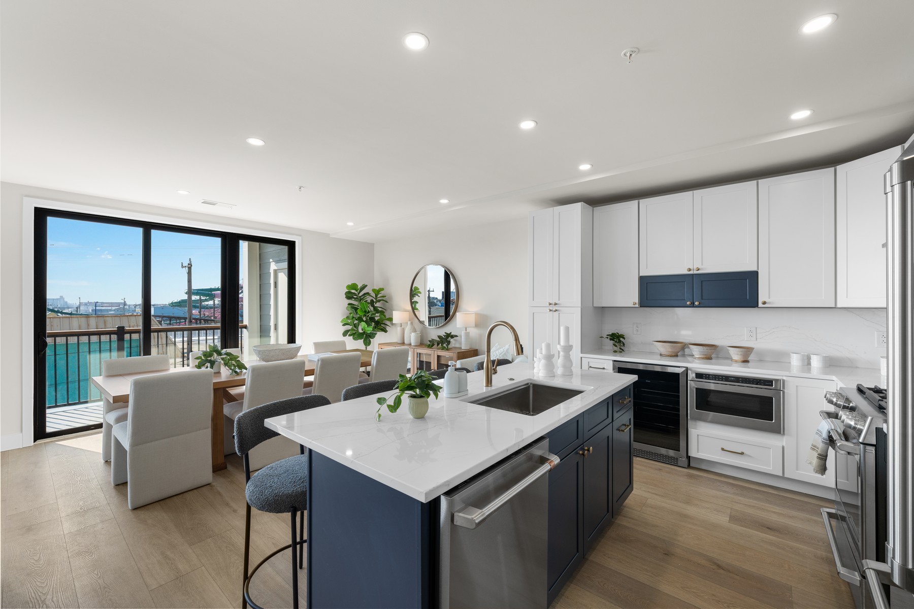  323 E Oak Avenue Unit 201 - 物件實景