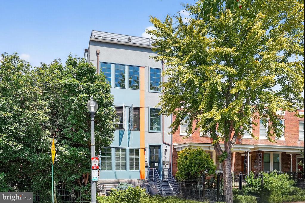 Washington, District of Columbia, 20010, United States, 2 Bedrooms Bedrooms, ,2 BathroomsBathrooms,Residential,For Sale,1975364