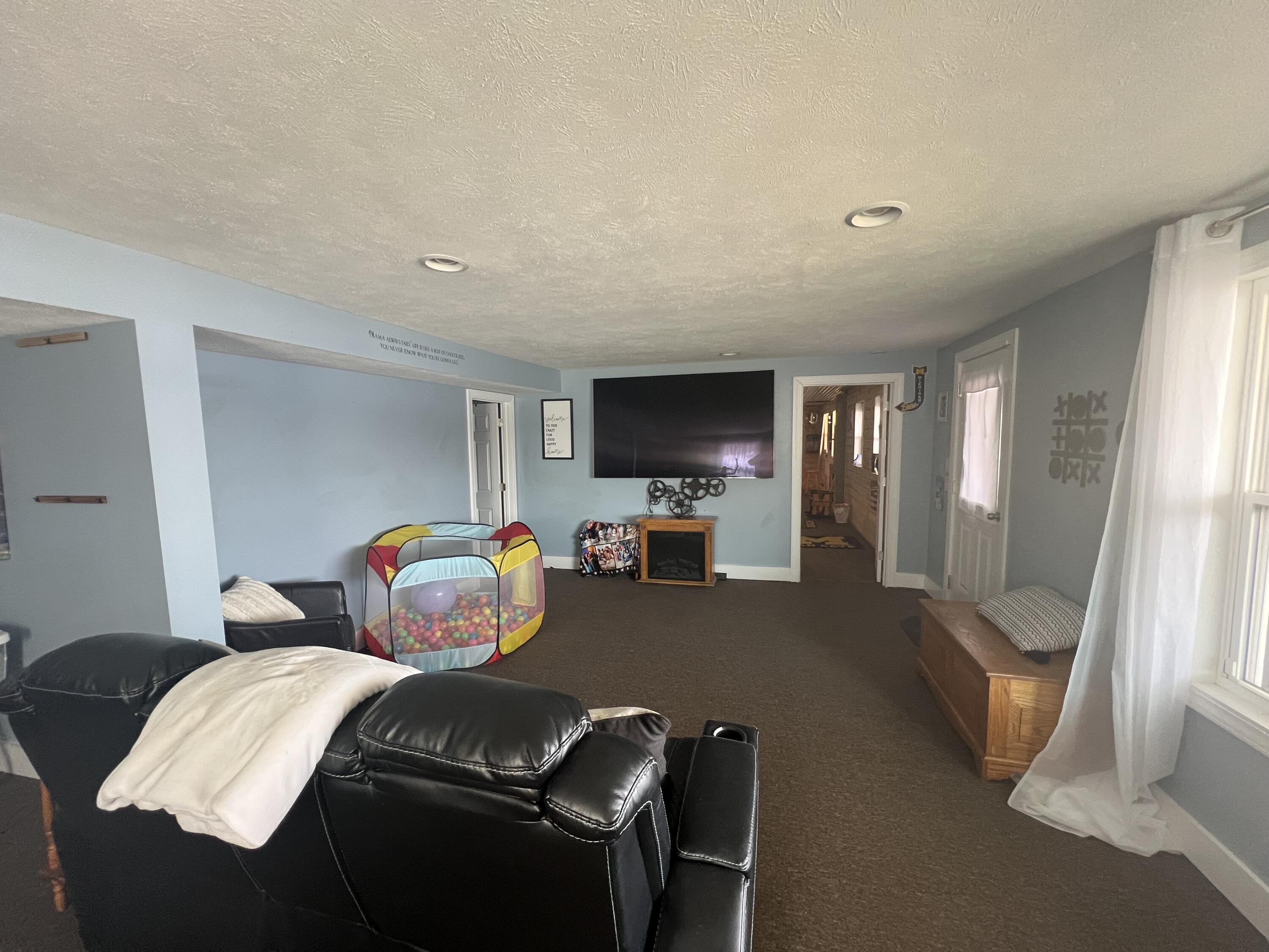 Fremont, Michigan, 49412, United States, 3 Bedrooms Bedrooms, ,2 BathroomsBathrooms,Residential,For Sale,1743034