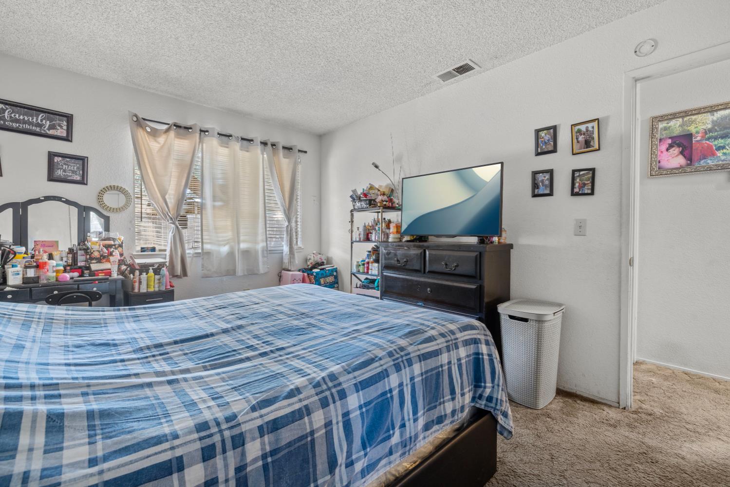 North Highlands, California, 95660, United States, ,Residential,For Sale,1941580
