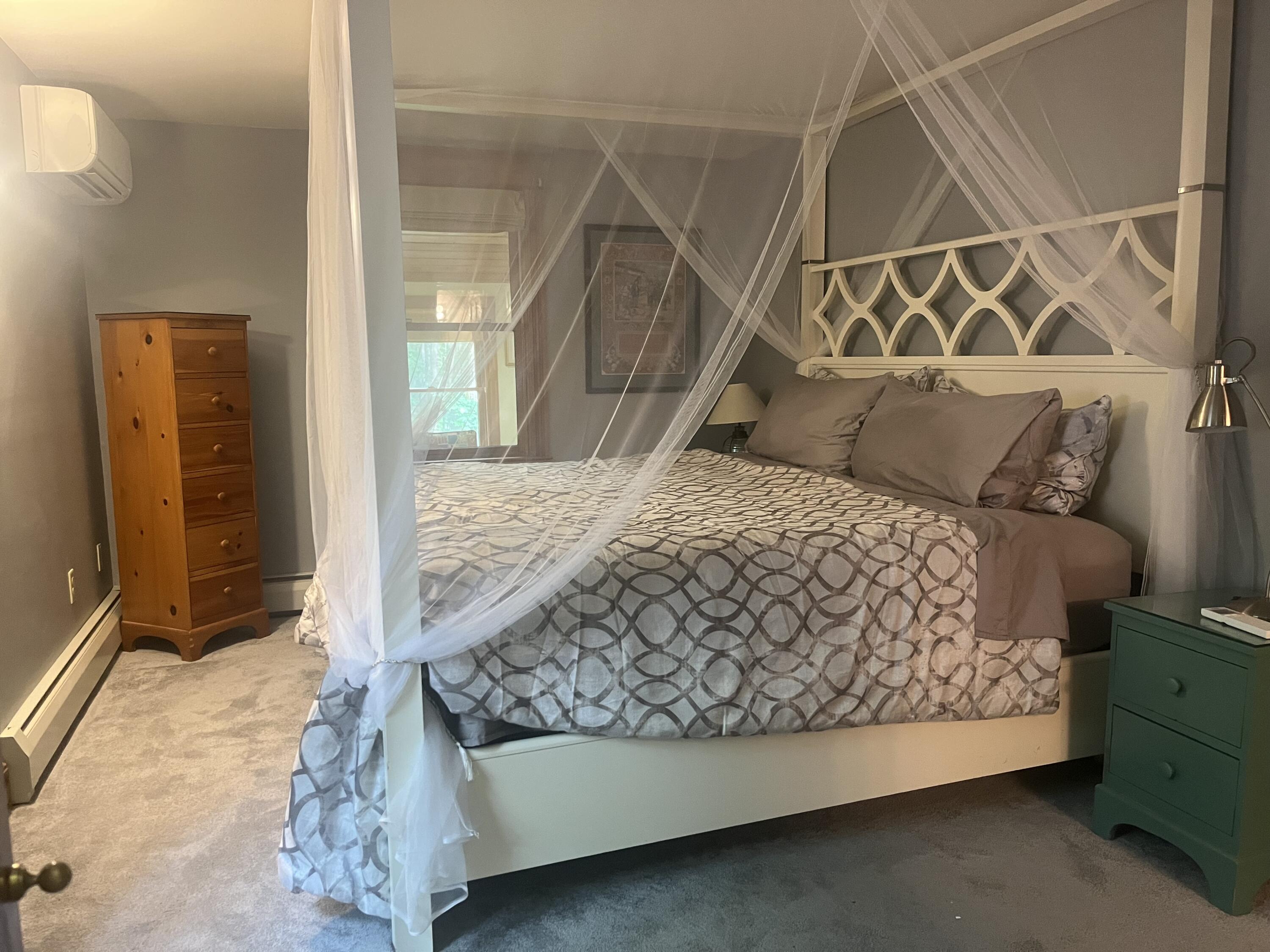 Kennebunk, Maine, 04043, United States, 3 Bedrooms Bedrooms, ,2 BathroomsBathrooms,Residential,For Sale,1891376