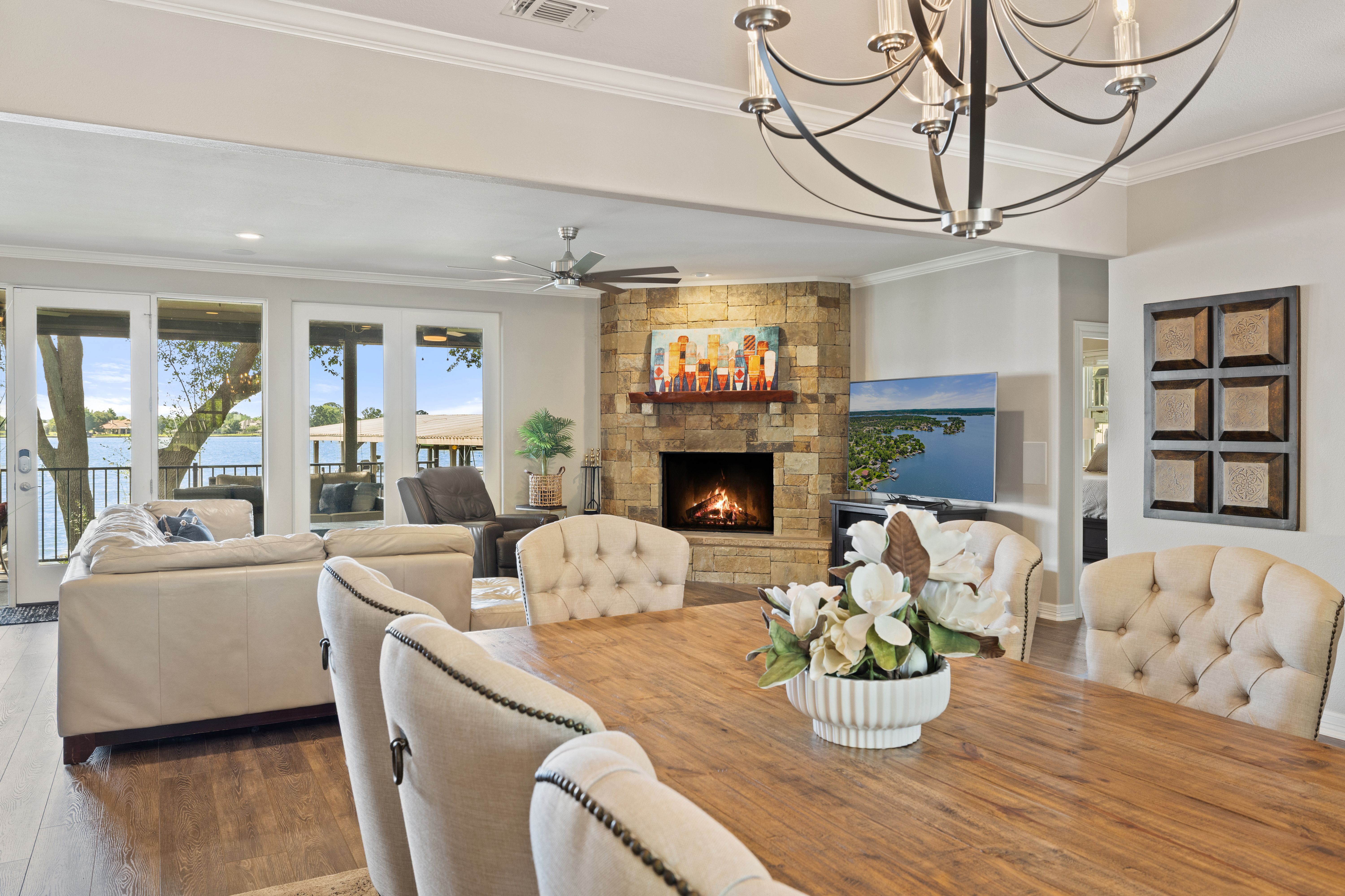  402 S. Shorewood Dr on Lake LBJ - 物件實景