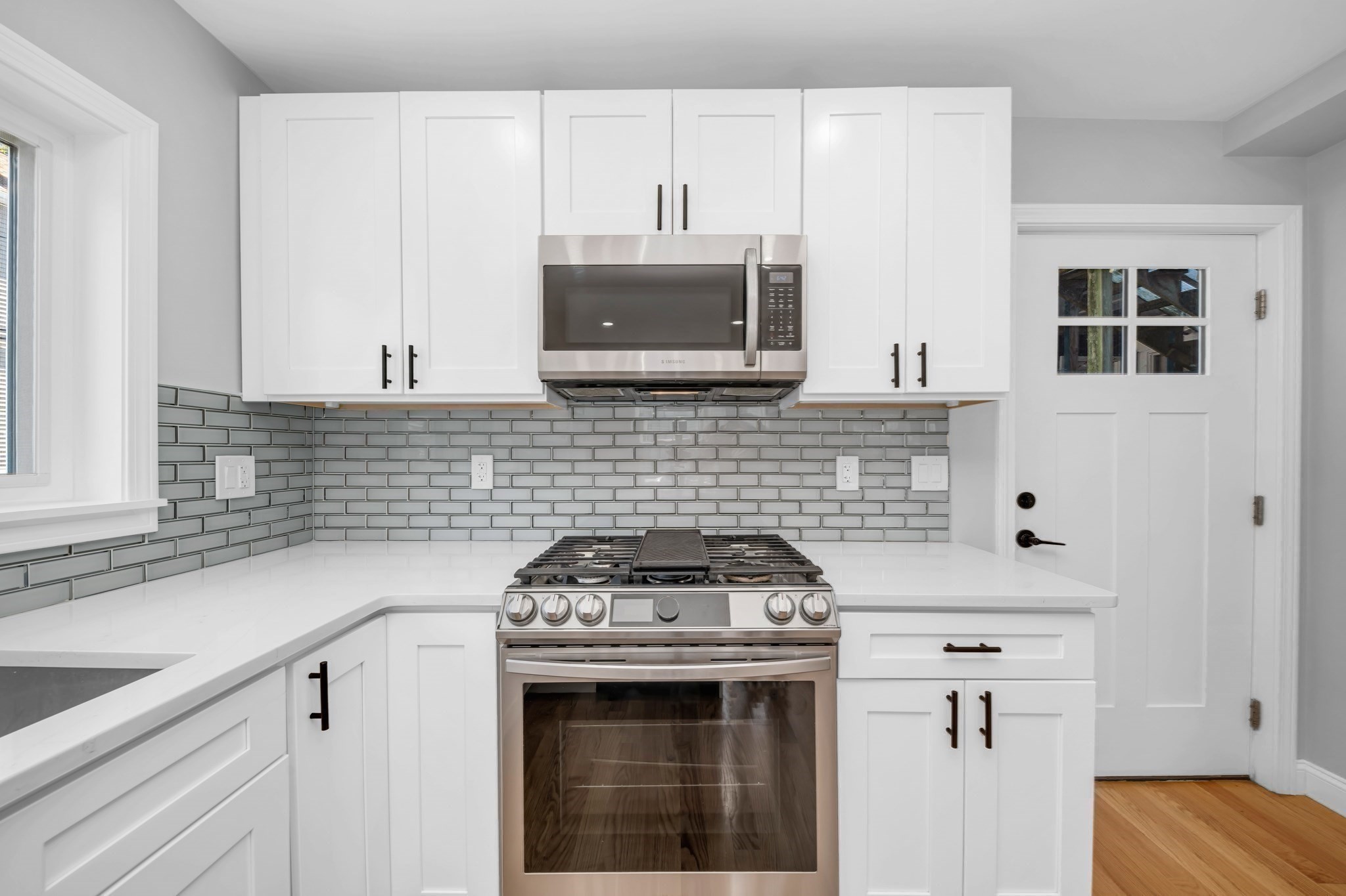 Lynn, Massachusetts, 01902, United States, 3 Bedrooms Bedrooms, ,4 BathroomsBathrooms,Residential,For Sale,1943123