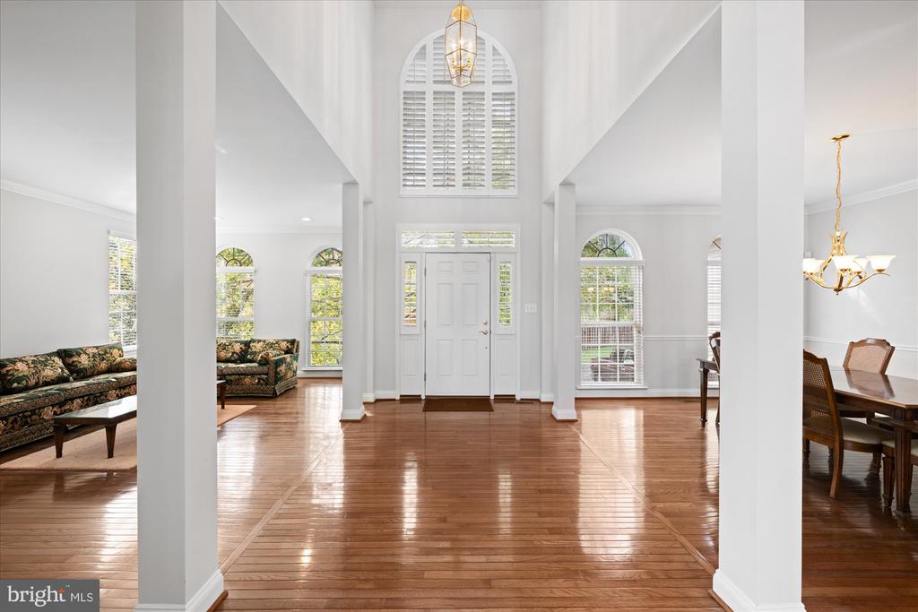 Leesburg, Virginia, 20175, United States, 5 Bedrooms Bedrooms, ,4 BathroomsBathrooms,Residential,For Sale,1987401