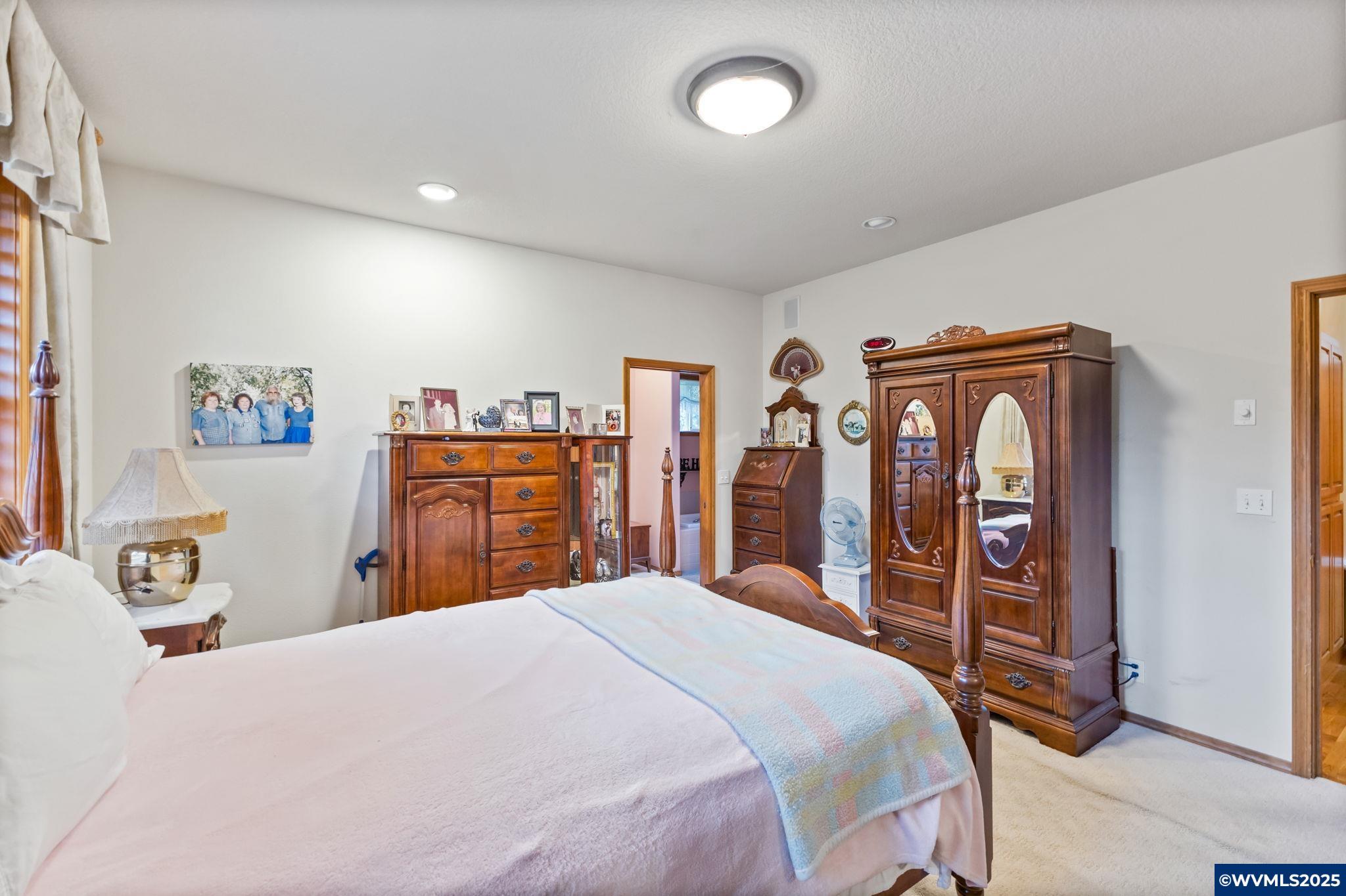 Salem, Oregon, 97302, United States, 5 Bedrooms Bedrooms, ,3 BathroomsBathrooms,Residential,For Sale,1784900