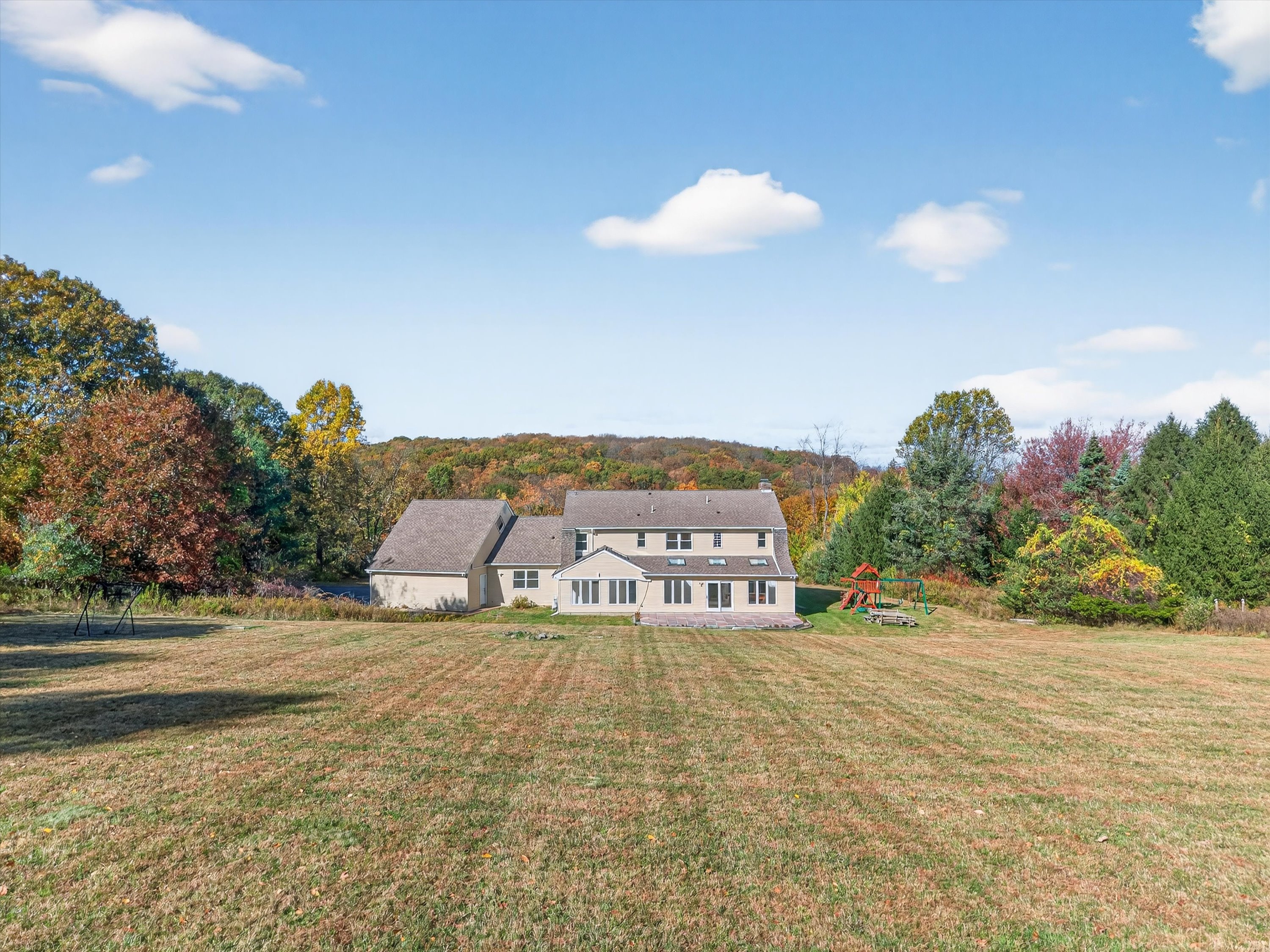 Warwick, New York, 10990, United States, 5 Bedrooms Bedrooms, ,4 BathroomsBathrooms,Residential,For Sale,1981547