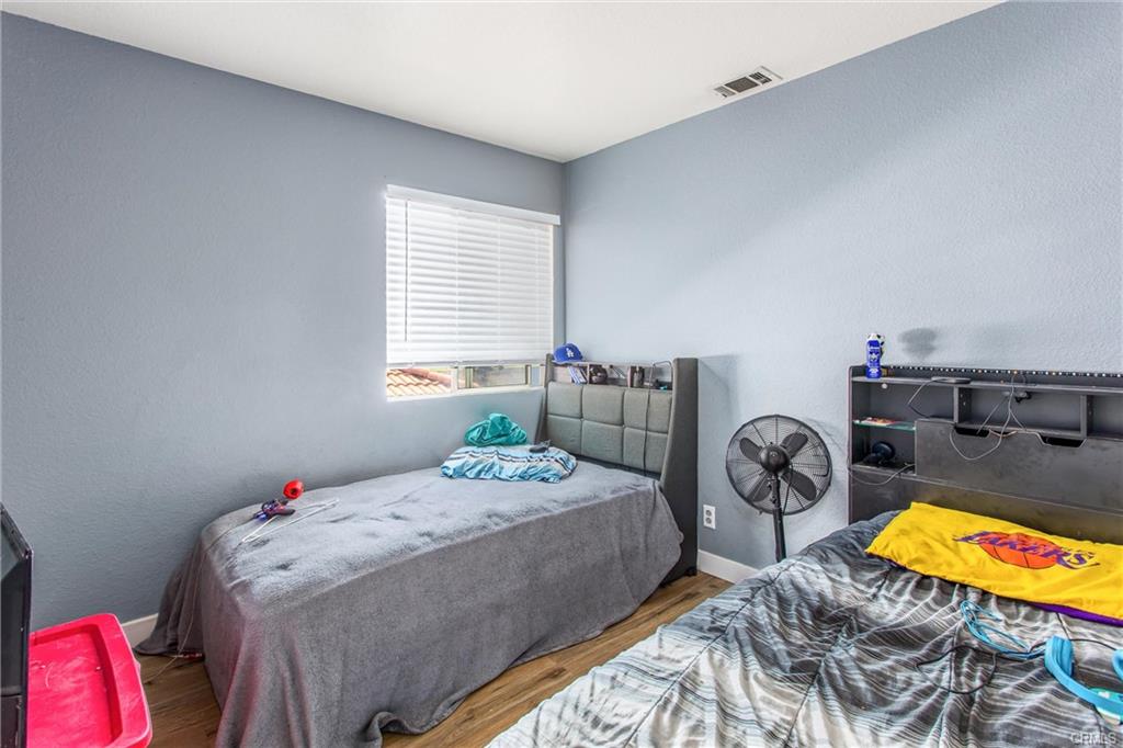 Fontana, California, 92337, United States, 5 Bedrooms Bedrooms, ,3 BathroomsBathrooms,Residential,For Sale,1921892