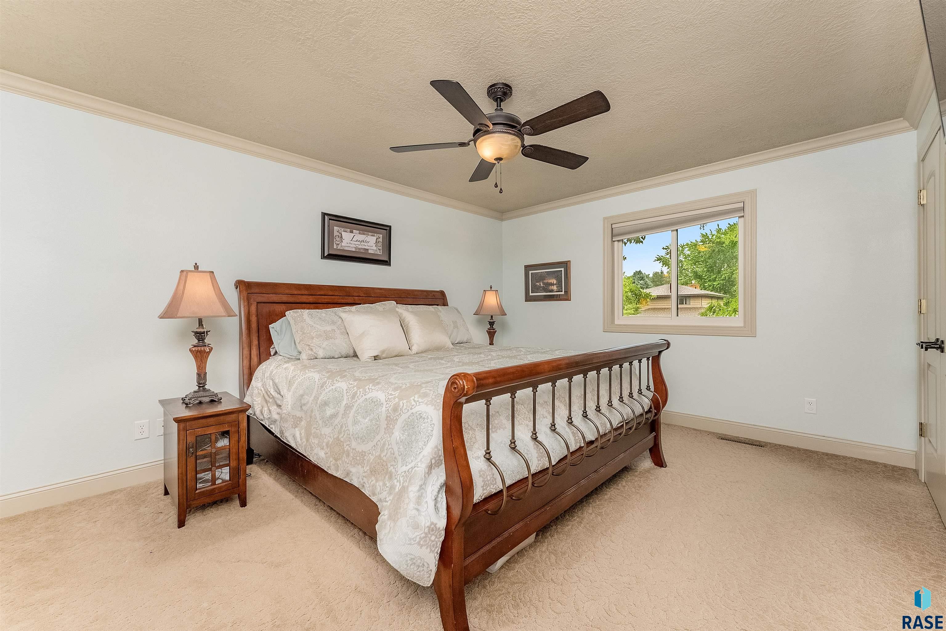 Sioux Falls, South Dakota, 57105, United States, 3 Bedrooms Bedrooms, ,2 BathroomsBathrooms,Residential,For Sale,1926722
