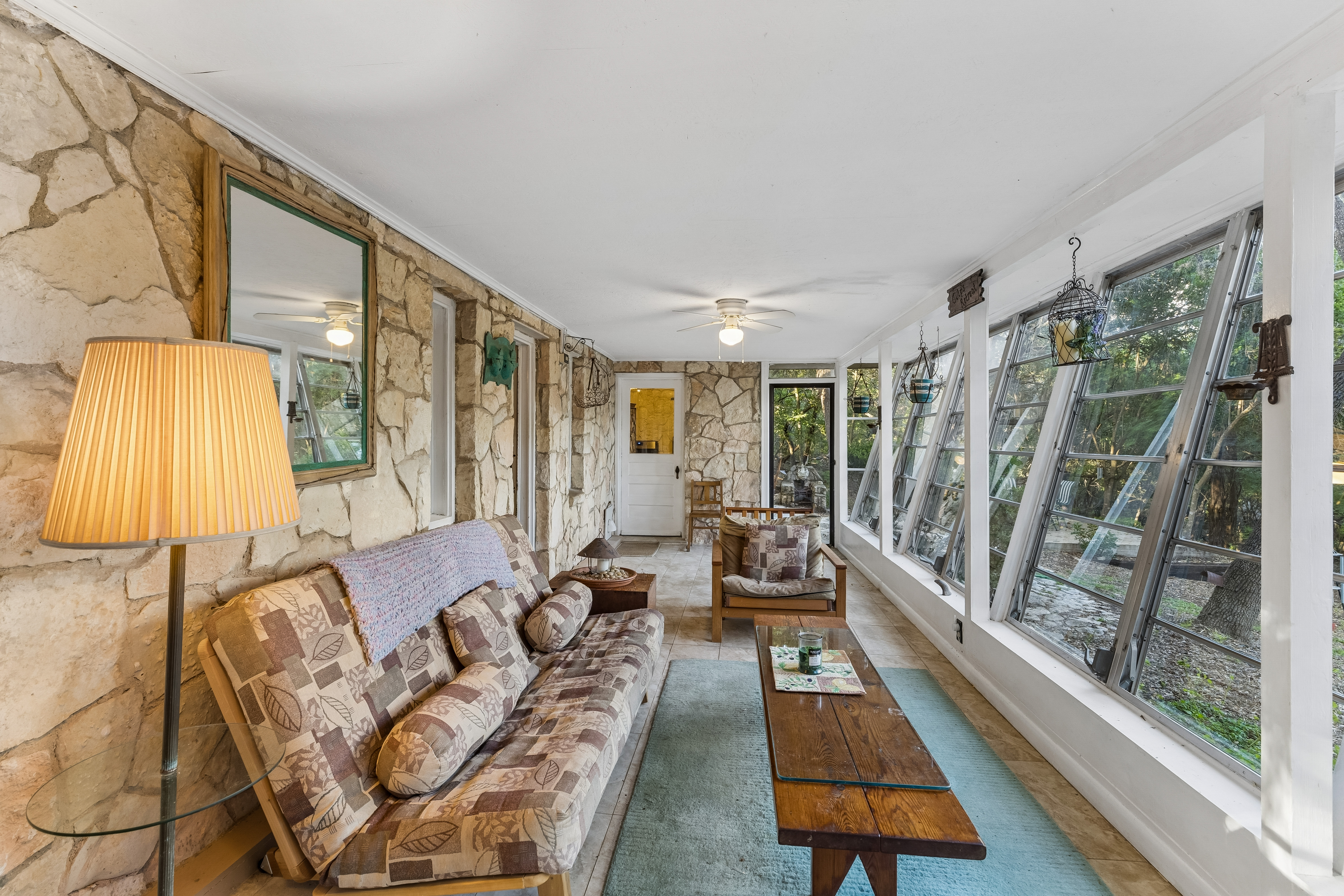  Spanish-Style Historic Woodland Retreat in Helotes - 物件實景
