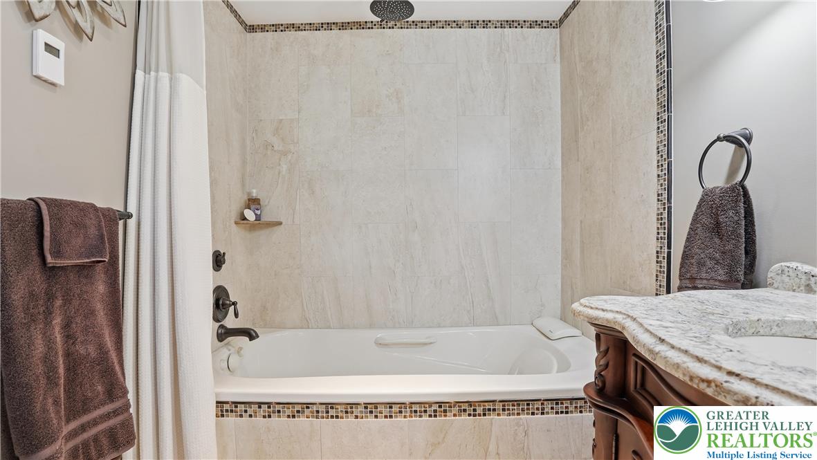 Allentown City, Pennsylvania, 18103, United States, 3 Bedrooms Bedrooms, ,2 BathroomsBathrooms,Residential,For Sale,1993437