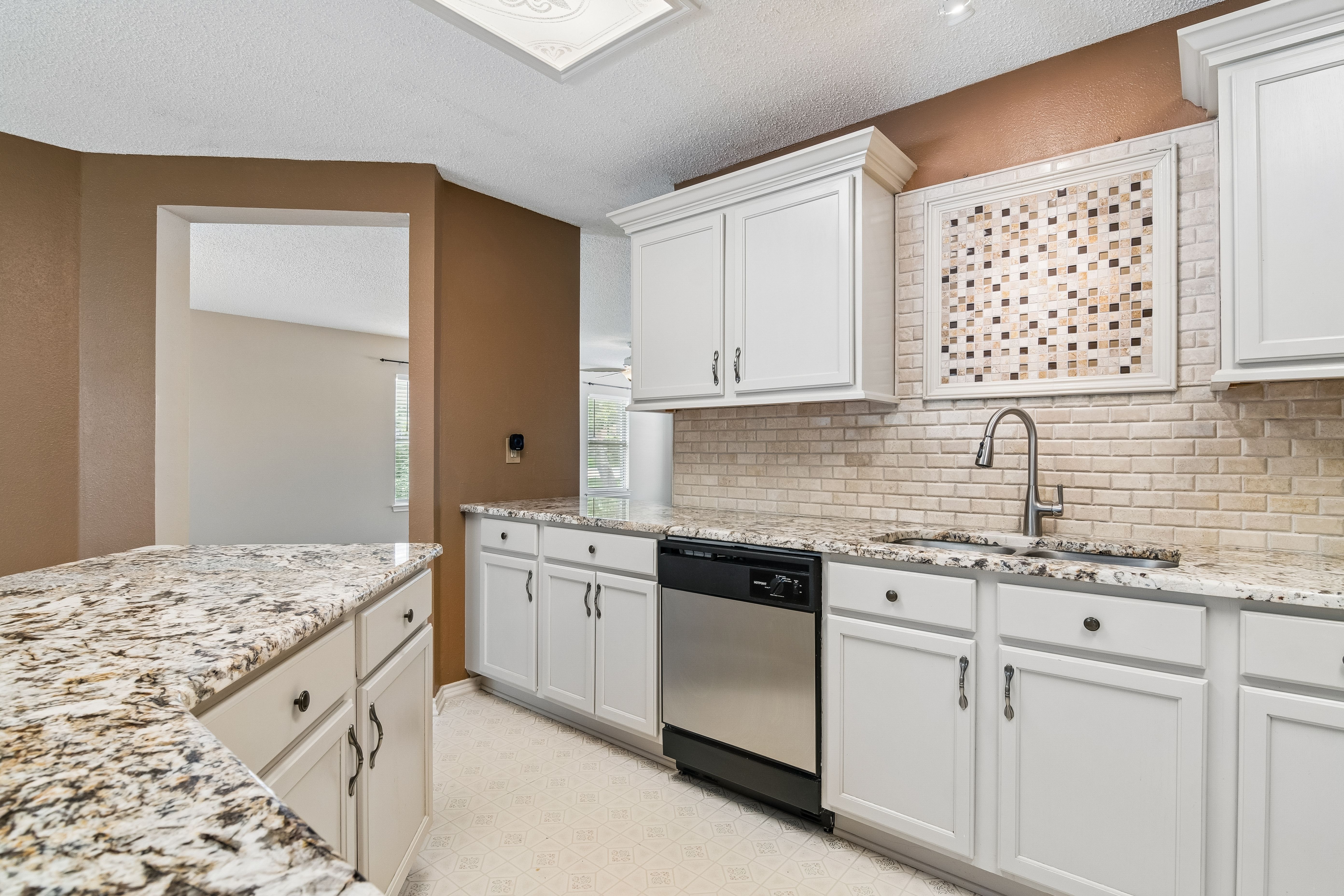  Stylish Two-Story in Huntington Place - 物件實景