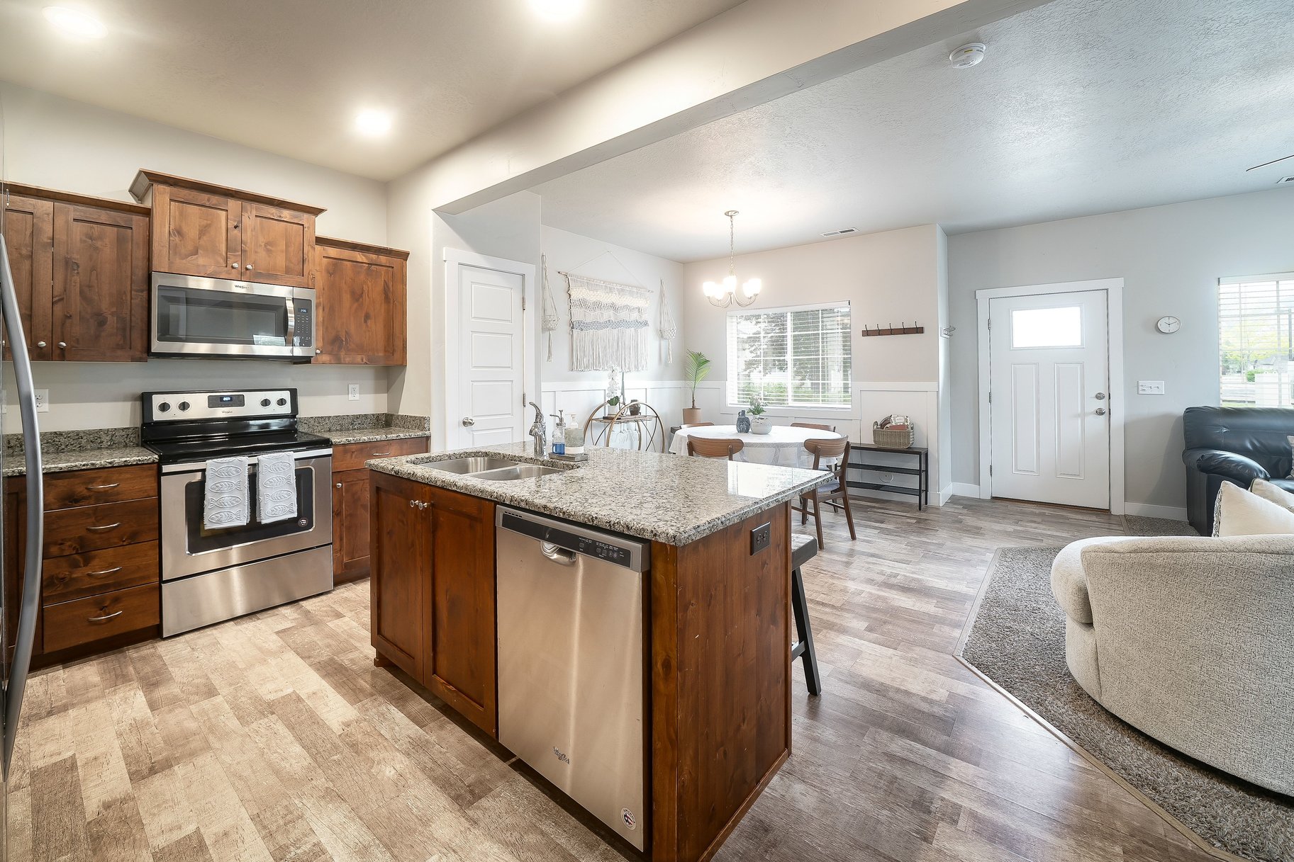  Charming, Very Clean End Unit Townhome in Logan - 物件實景