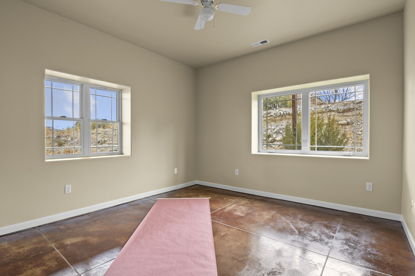Pueblo, Colorado, 81004, United States, 2 Bedrooms Bedrooms, ,Residential,For Sale,1915514