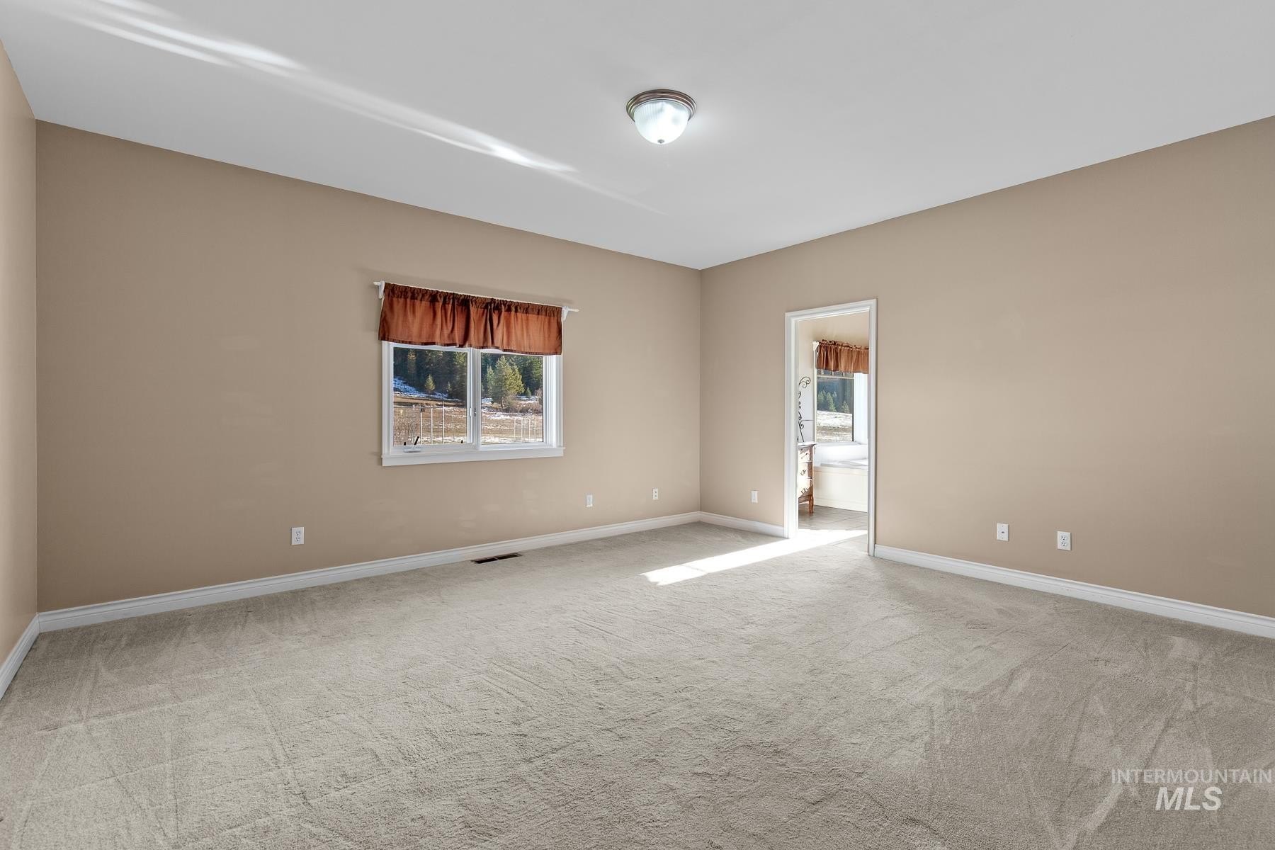 Wallace, Idaho, 83873, United States, 3 Bedrooms Bedrooms, ,3 BathroomsBathrooms,Residential,For Sale,1860475