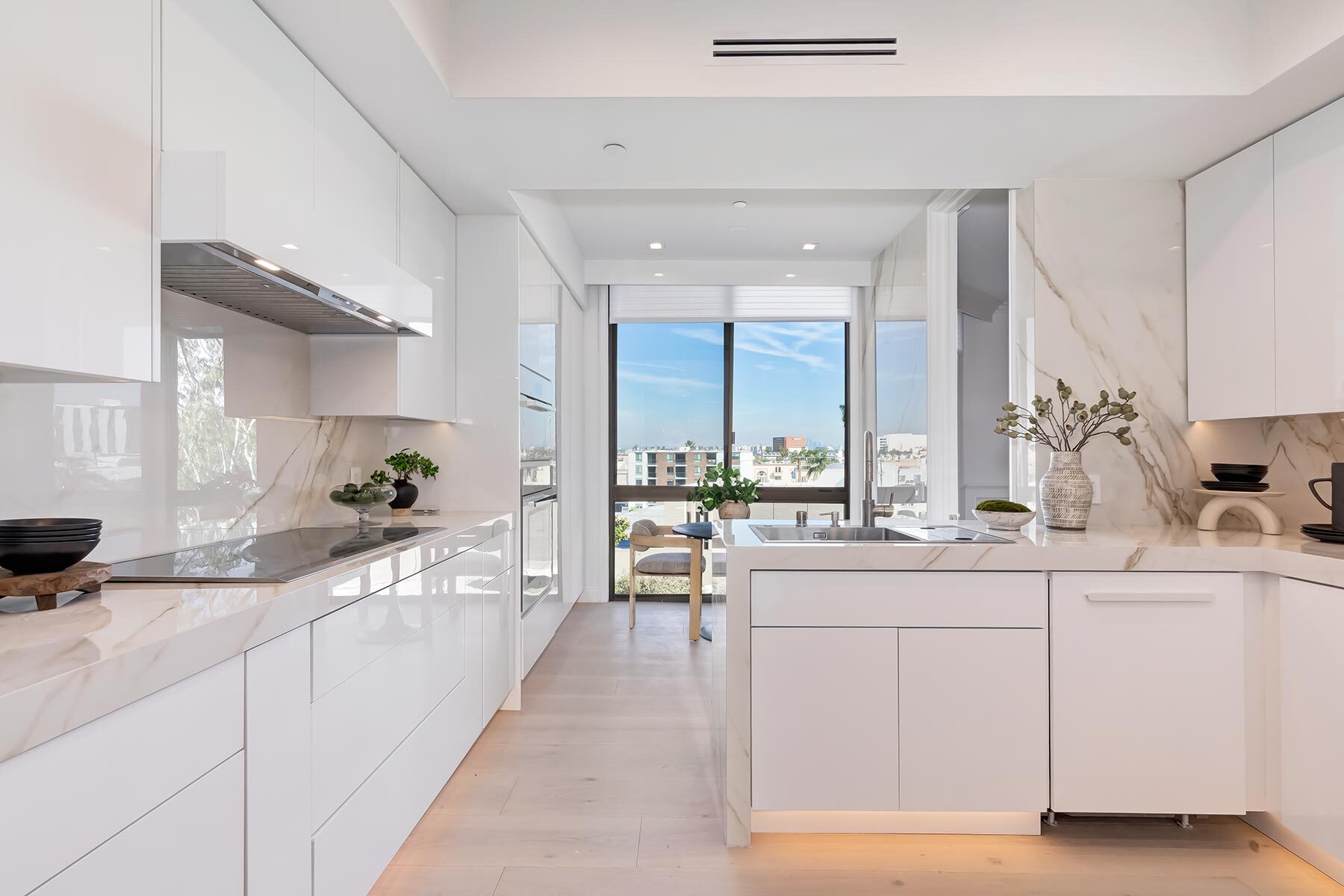  300 North Swall Drive - 物件實景