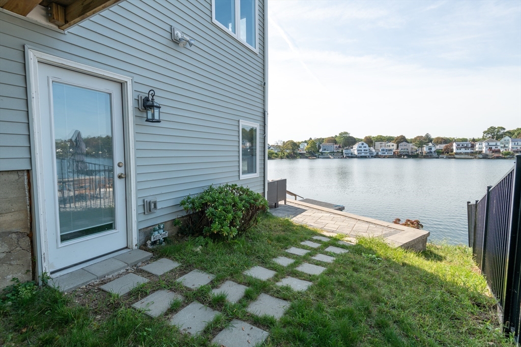 Lynn, Massachusetts, 01904, United States, 2 Bedrooms Bedrooms, ,4 BathroomsBathrooms,Residential,For Sale,1978027