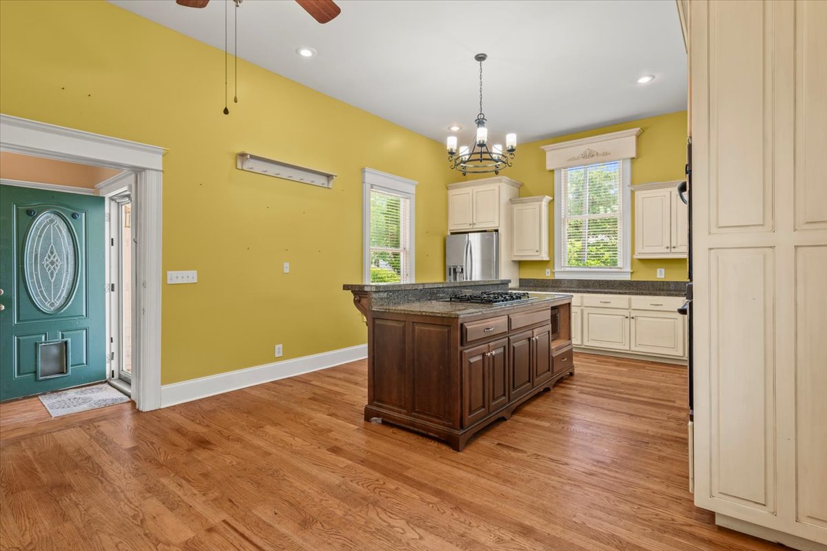 Hartsville, South Carolina, 29550, United States, 4 Bedrooms Bedrooms, ,4 BathroomsBathrooms,Residential,For Sale,1820221