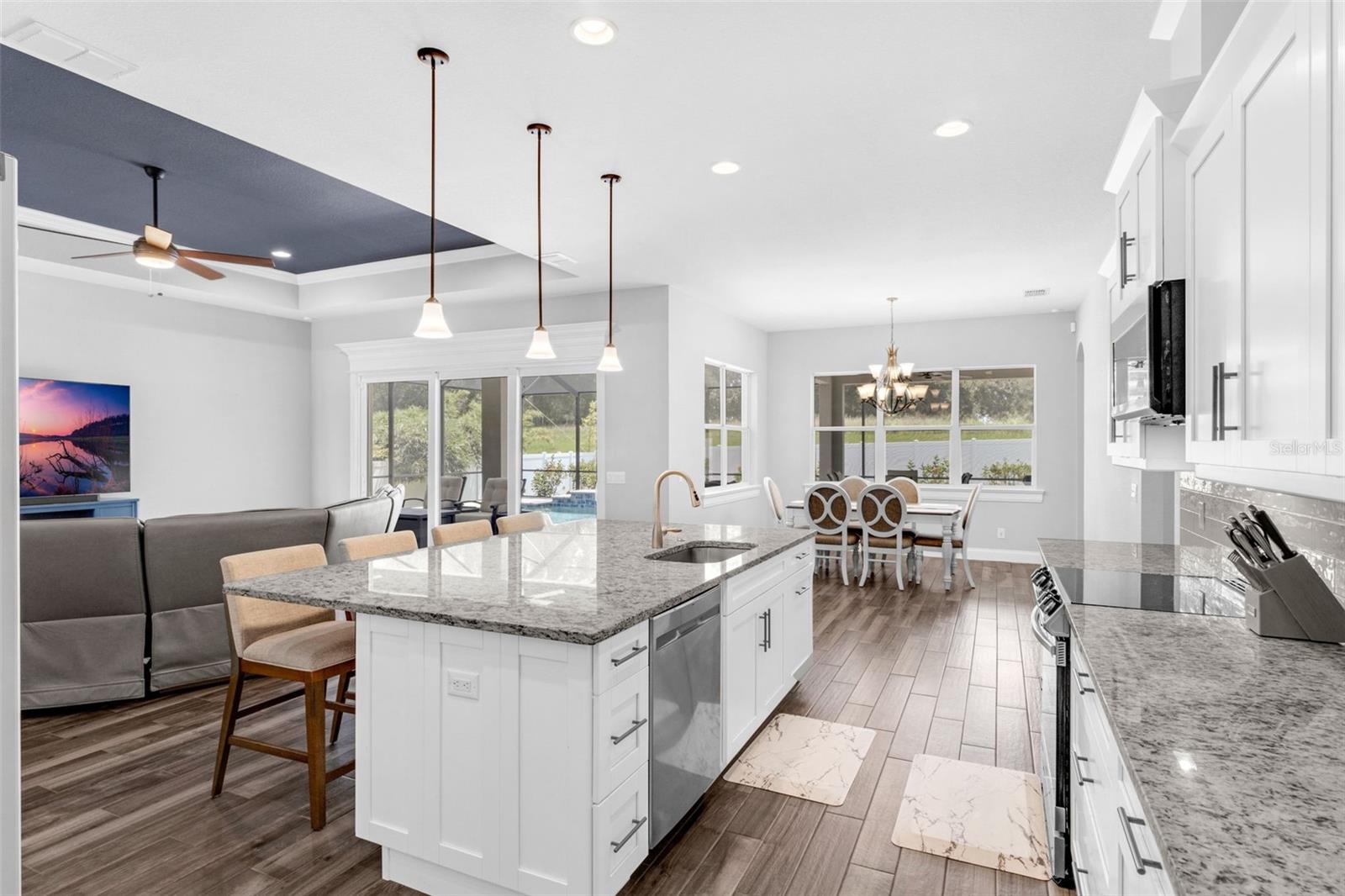 LAKELAND, Florida, 33813, United States, 5 Bedrooms Bedrooms, ,3 BathroomsBathrooms,Residential,For Sale,1937728