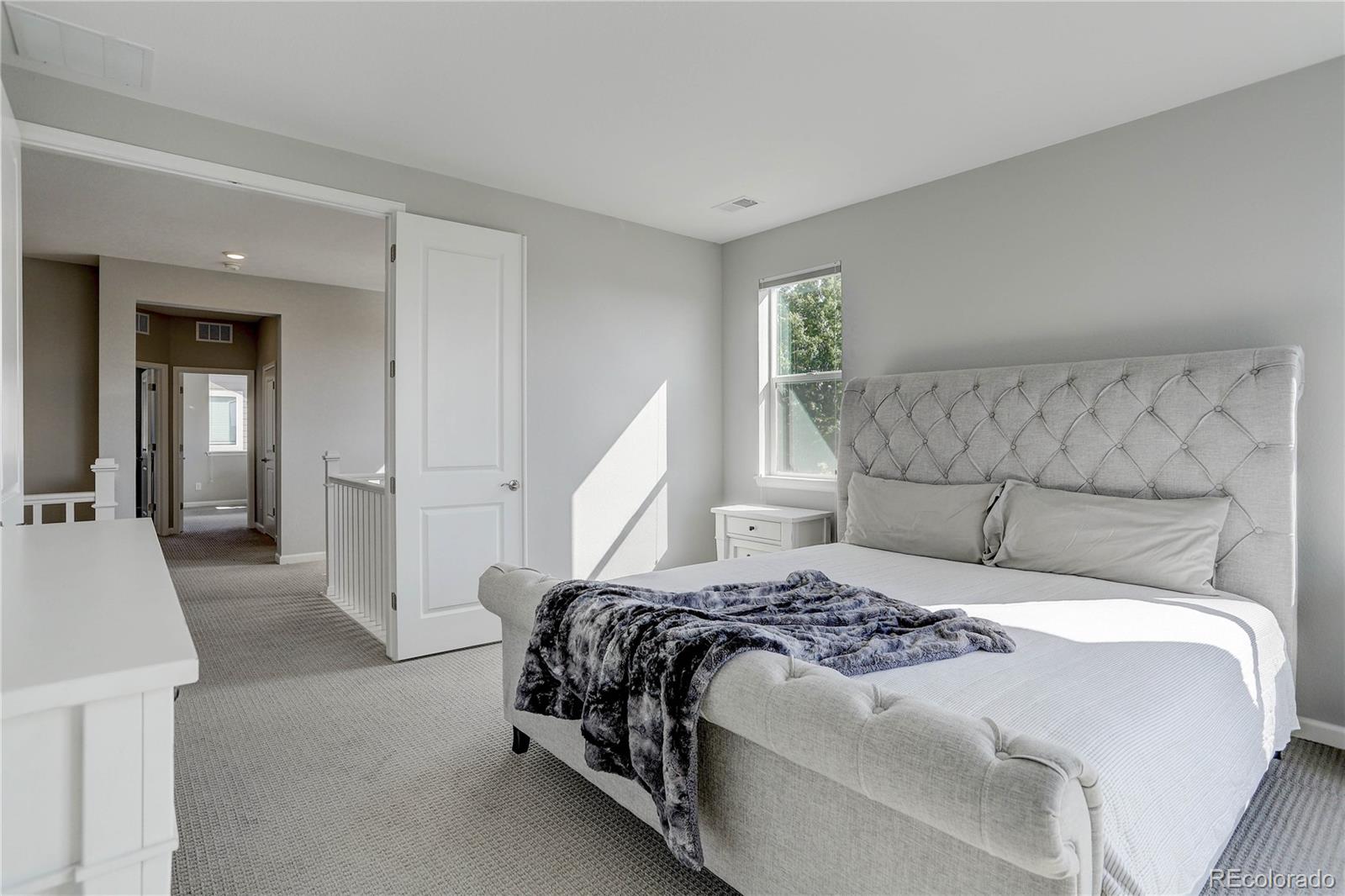 Aurora, Colorado, 80015, United States, 3 Bedrooms Bedrooms, ,3 BathroomsBathrooms,Residential,For Sale,1939063