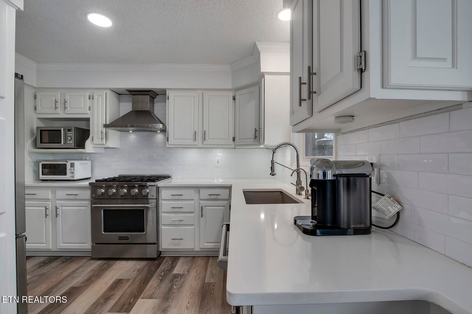 Kingston, Tennessee, 37763, United States, 4 Bedrooms Bedrooms, ,4 BathroomsBathrooms,Residential,For Sale,2011823