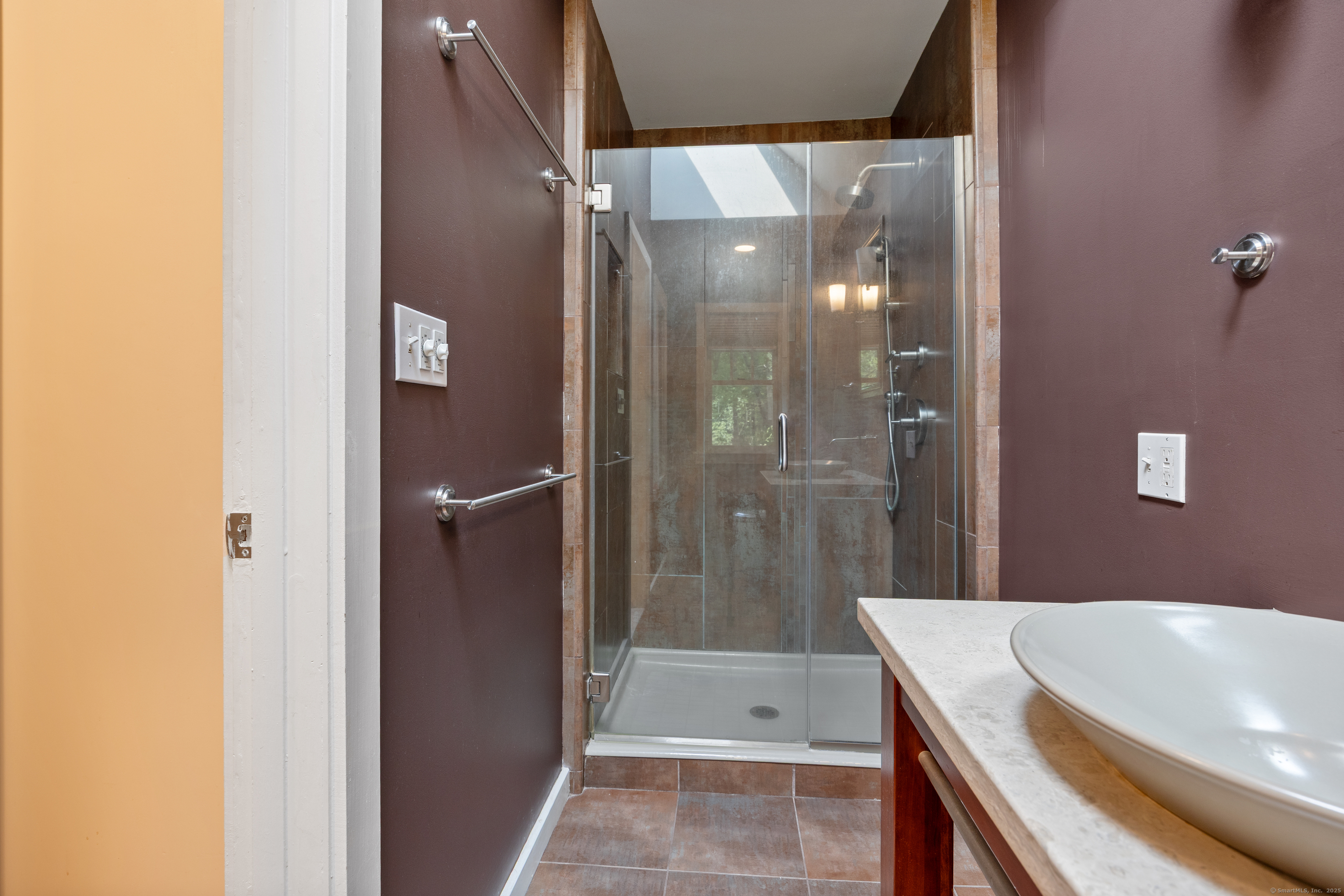 Woodbridge, Connecticut, 06525, United States, 3 Bedrooms Bedrooms, ,4 BathroomsBathrooms,Residential,For Sale,1912137