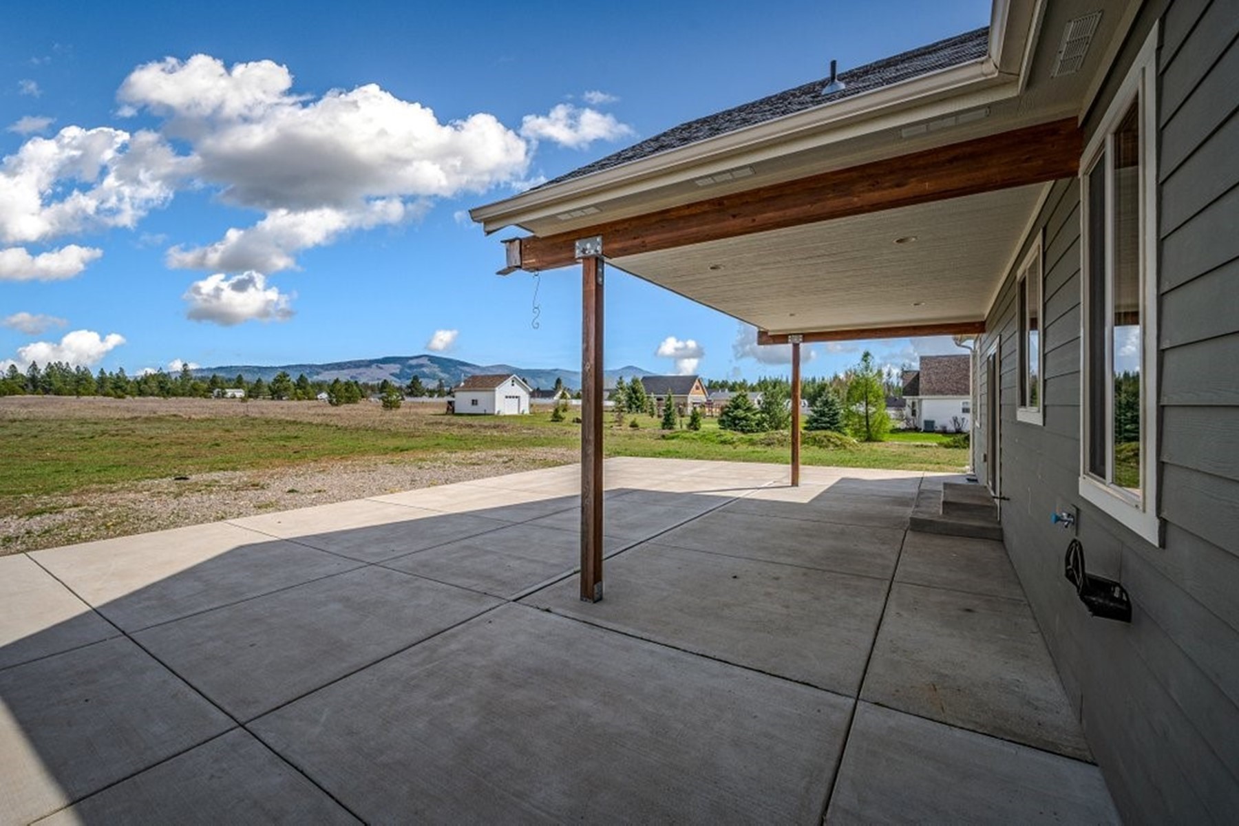  Charming Home with Mountain Views - 物件實景