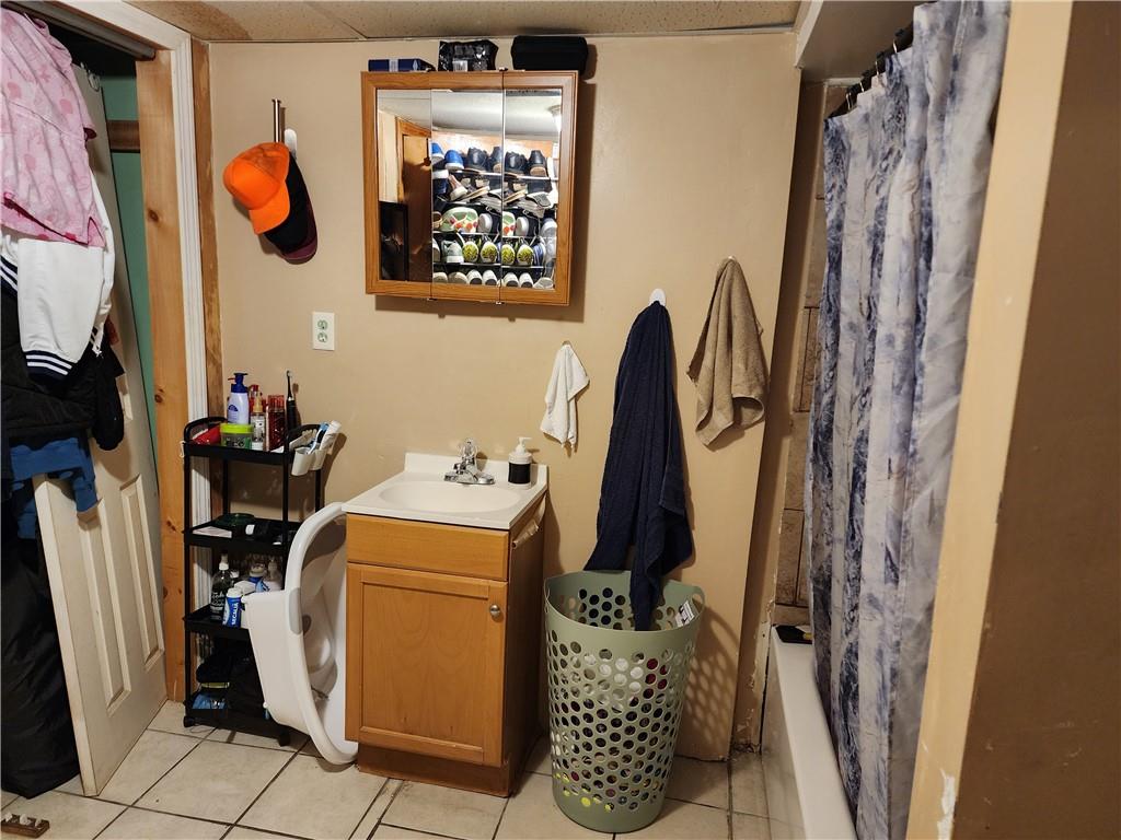 Providence, Rhode Island, 02909, United States, 6 Bedrooms Bedrooms, ,3 BathroomsBathrooms,Residential,For Sale,1944781