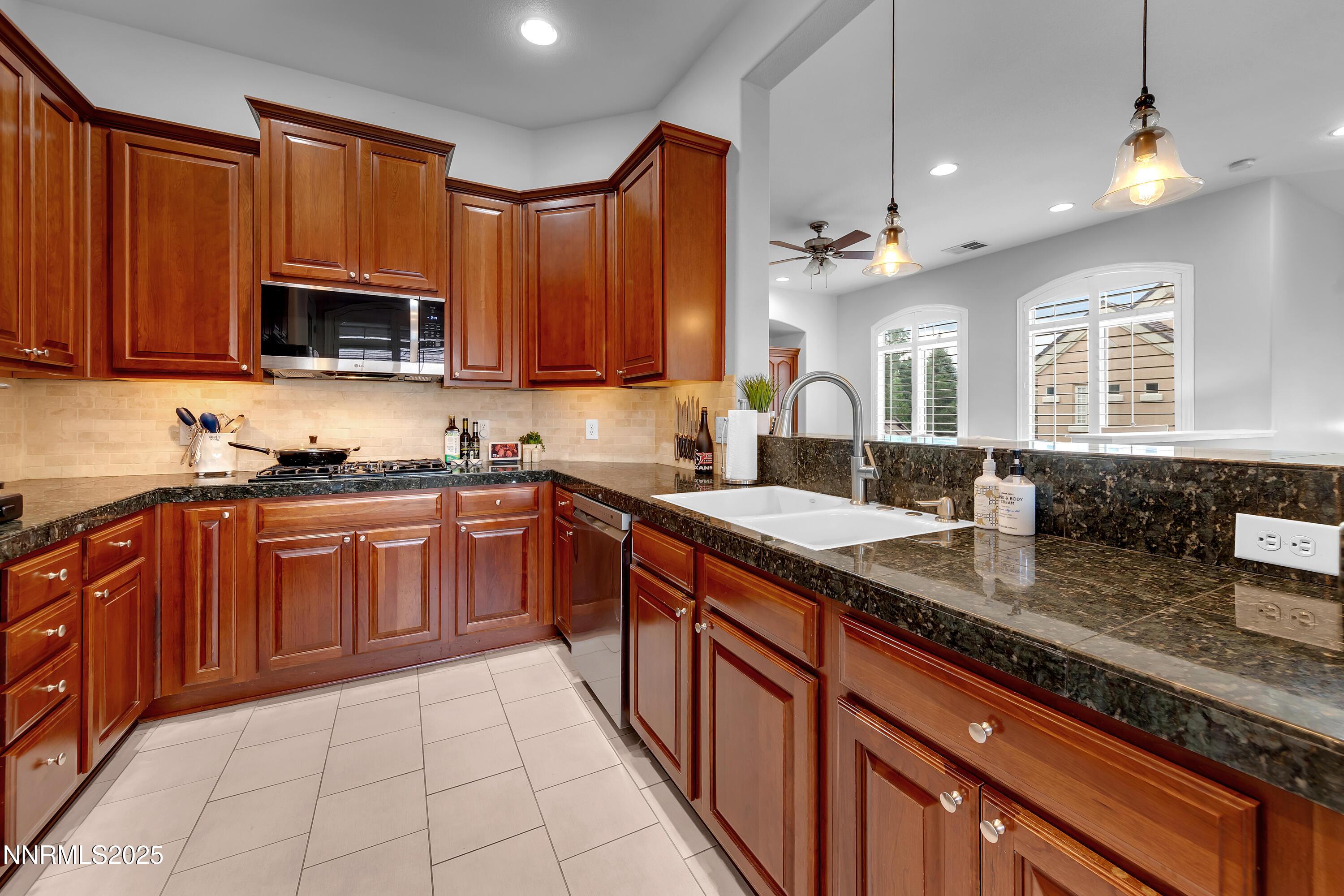 Reno, Nevada, 89521, United States, 2 Bedrooms Bedrooms, ,2 BathroomsBathrooms,Residential,For Sale,1932617