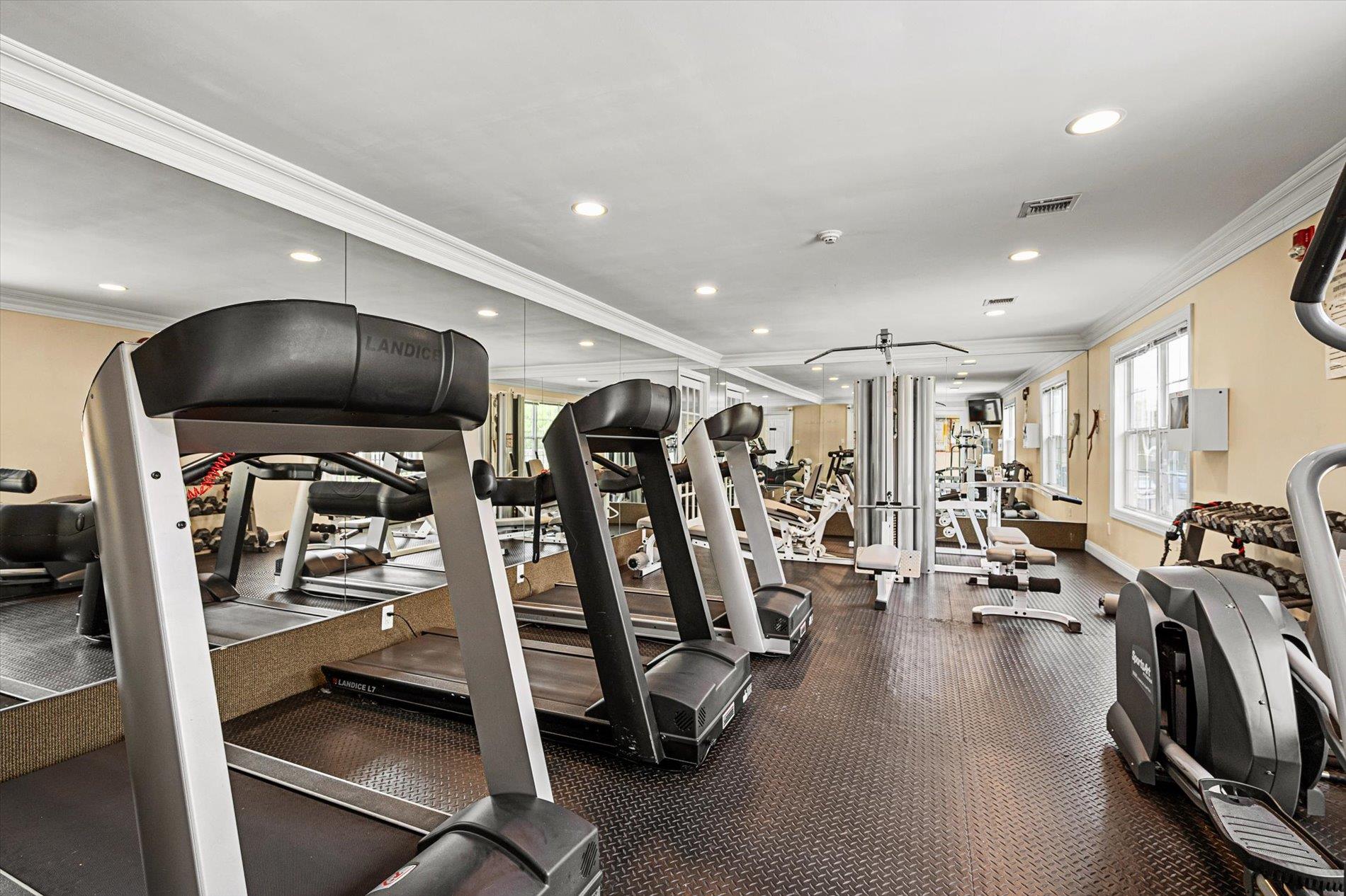 Kings Park, New York, 11754, United States, 3 Bedrooms Bedrooms, ,3 BathroomsBathrooms,Residential,For Sale,1827853